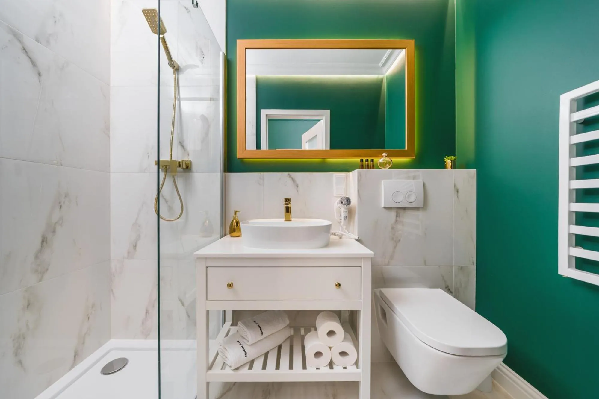 Shower in Art of Serenity