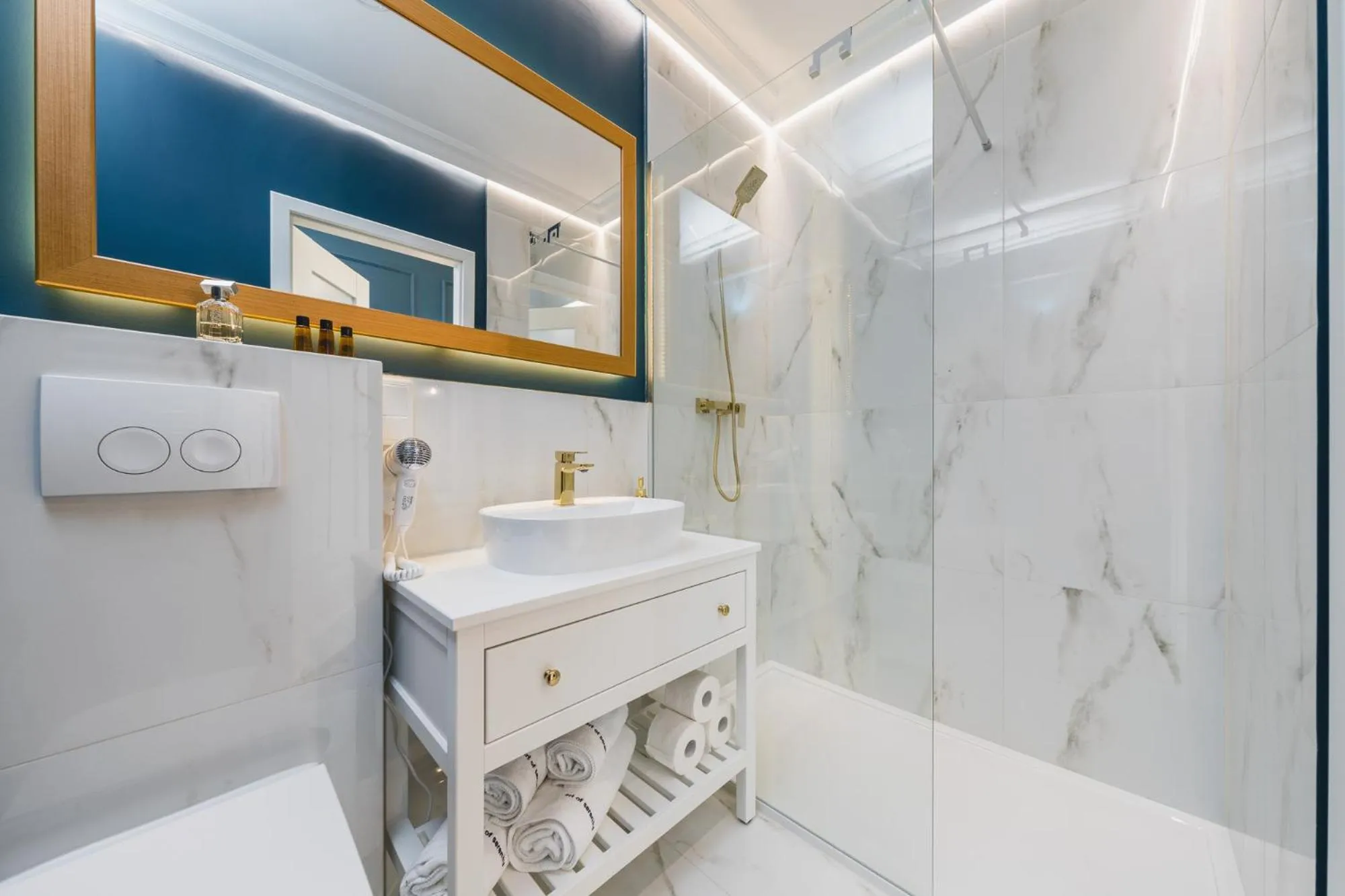 Bathroom in Art of Serenity