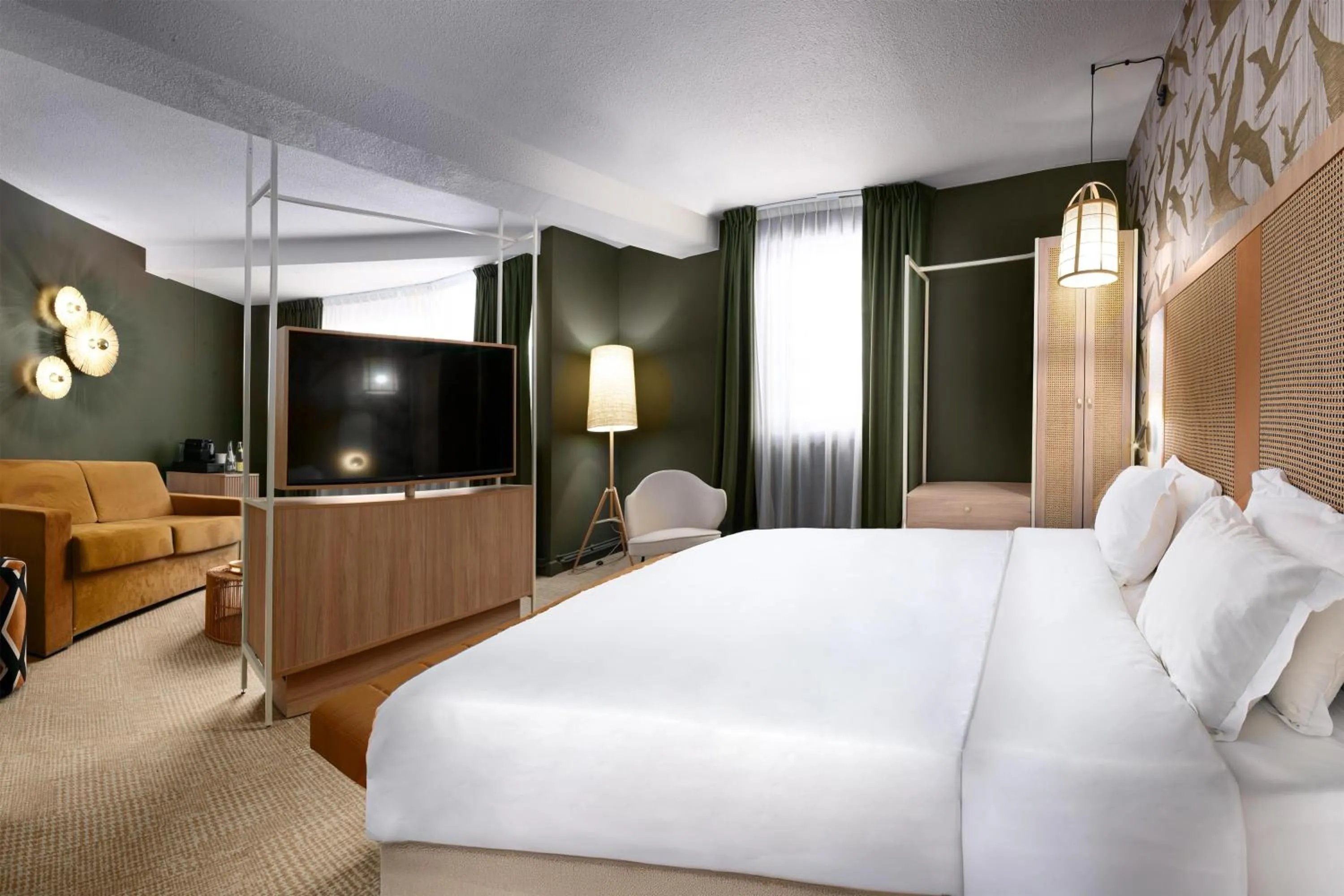 Photo of the whole room, Bed in Radisson Hotel Clermont-Ferrand