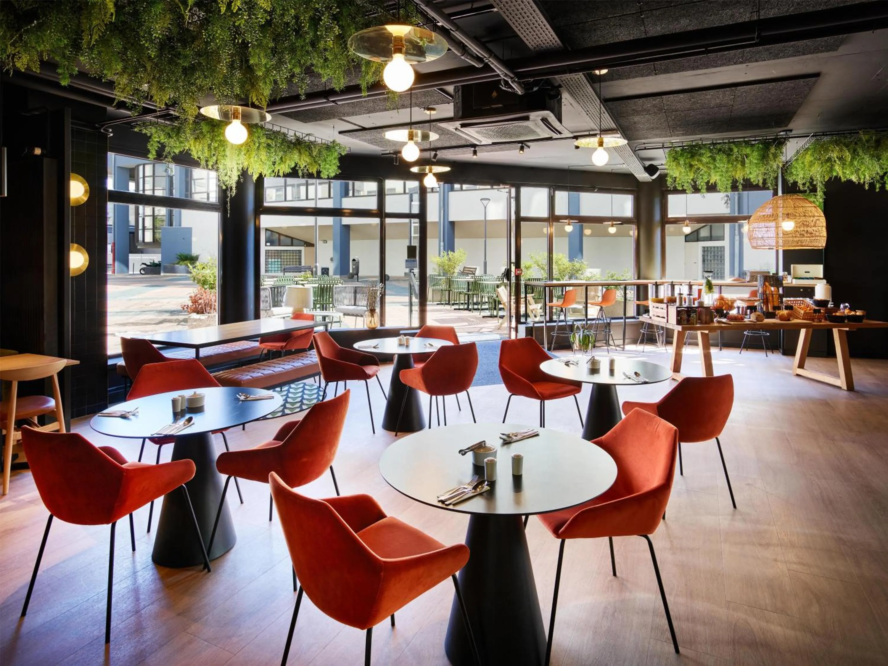 Restaurant/places to eat in Radisson Hotel Clermont-Ferrand