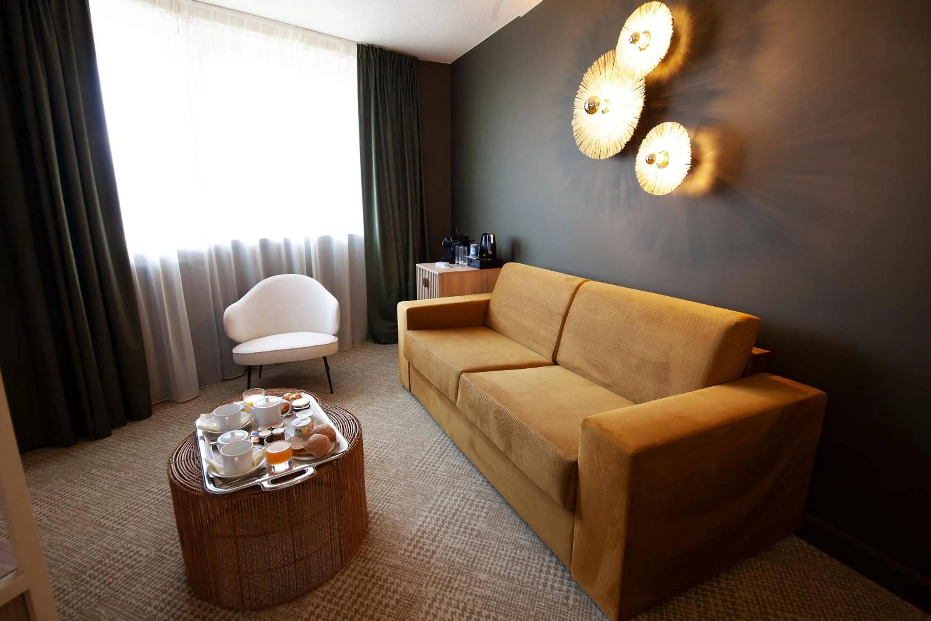 Property building in Kyriad Prestige Hotel Clermont-Ferrand