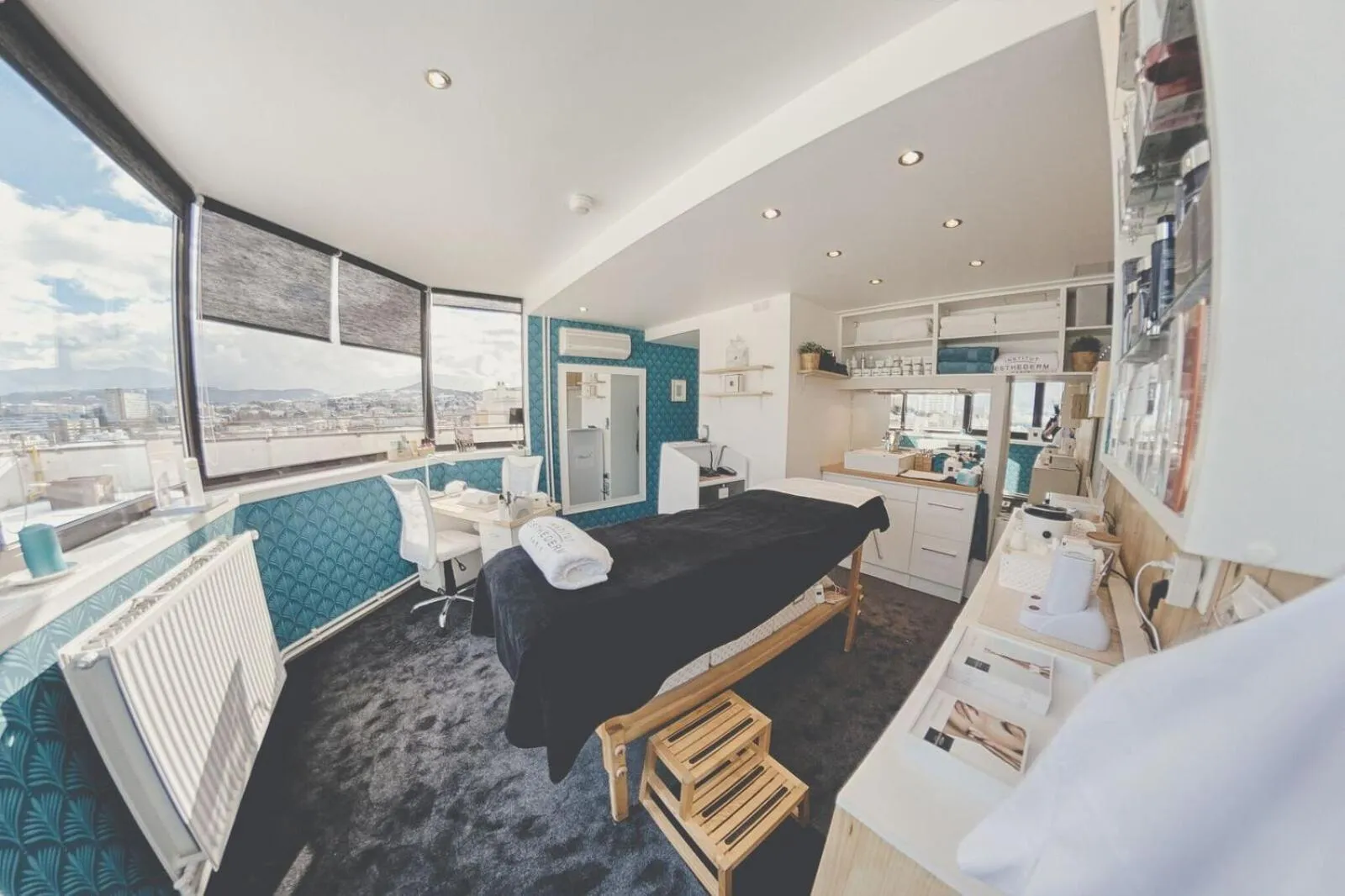 Massage in Kyriad Prestige Hotel Clermont-Ferrand