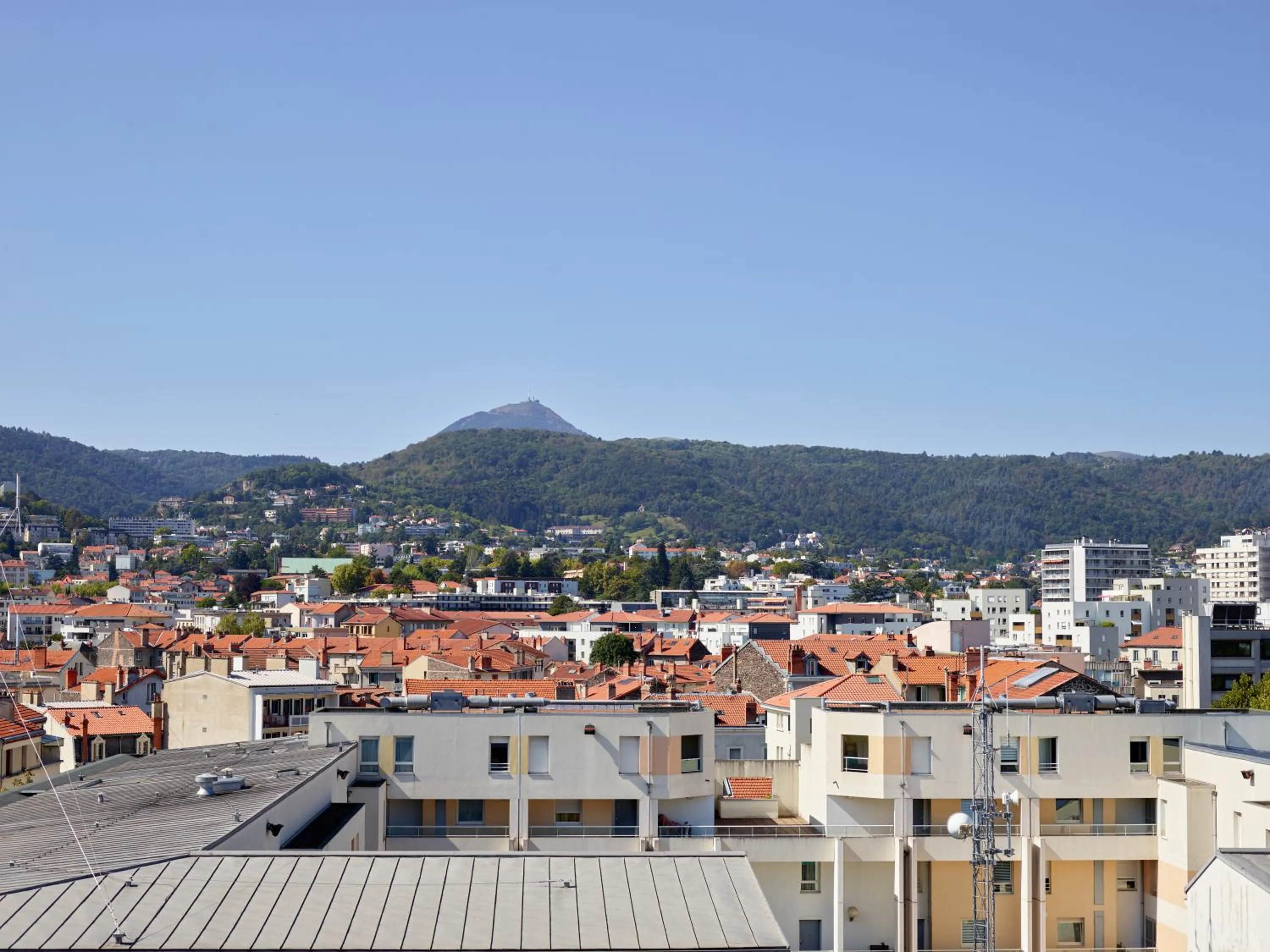 Bird's eye view in Radisson Hotel Clermont-Ferrand