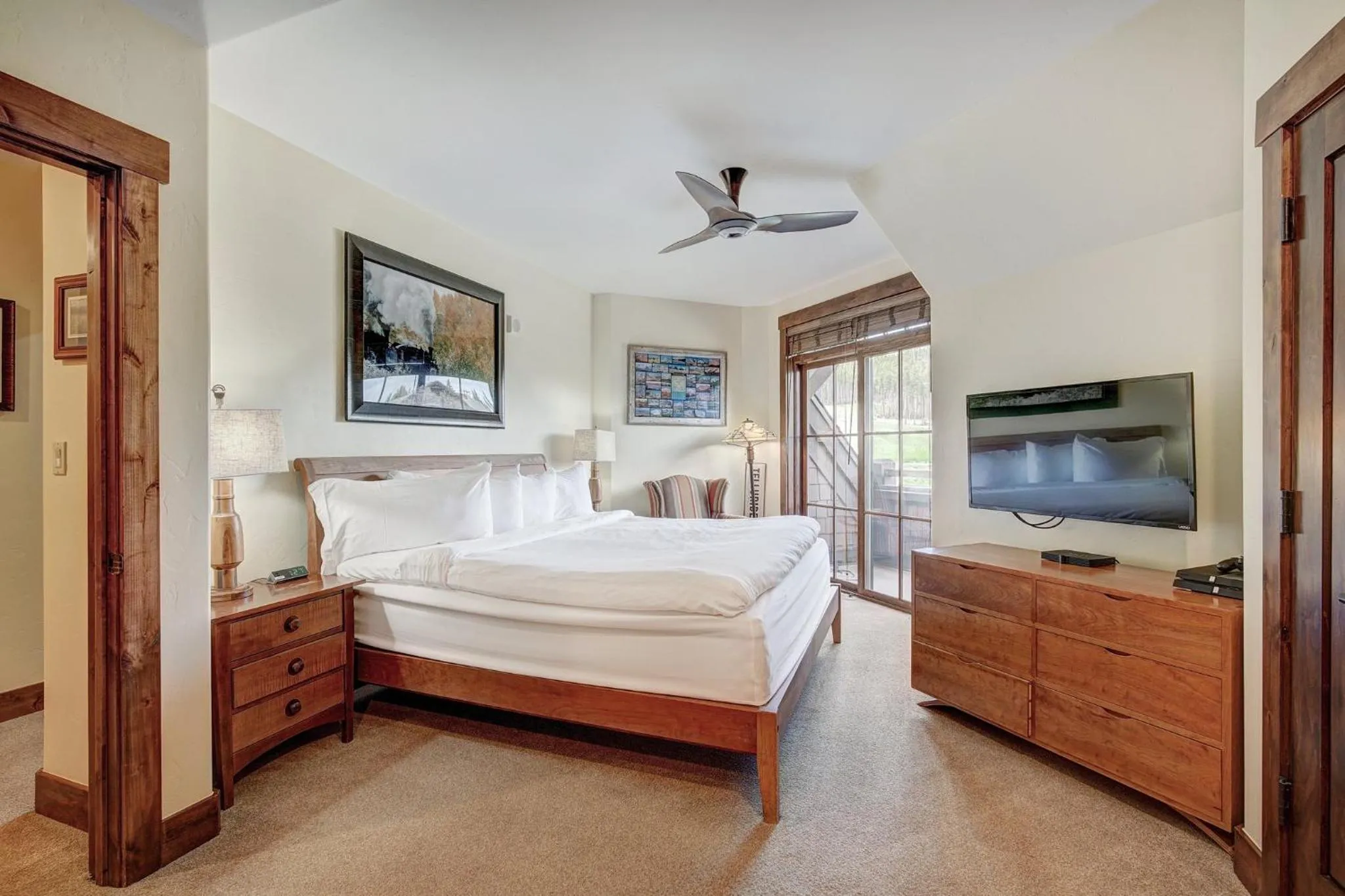Photo of the whole room, Bed in Crystal Peak Lodge By Vail Resorts