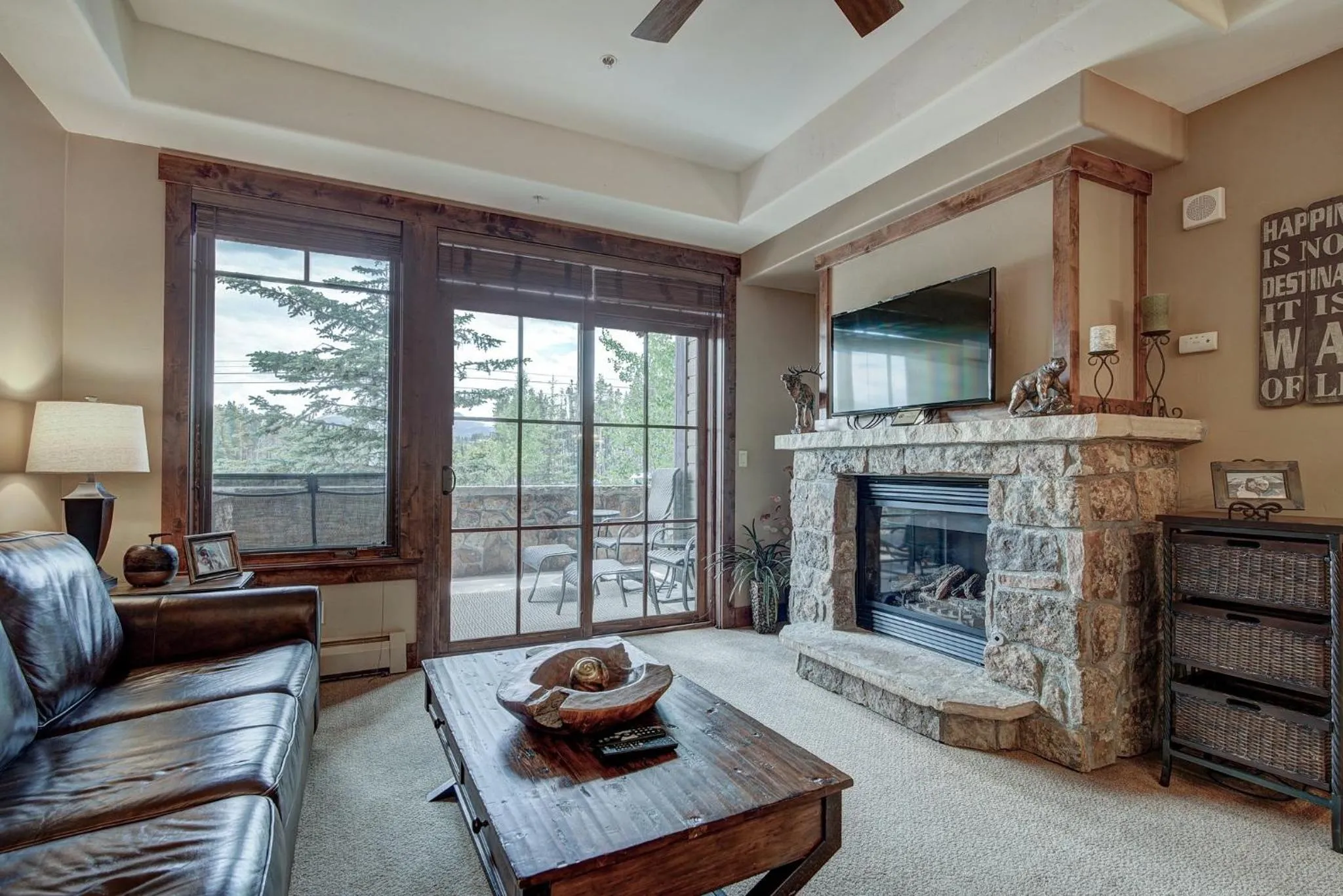 Living room in Crystal Peak Lodge By Vail Resorts