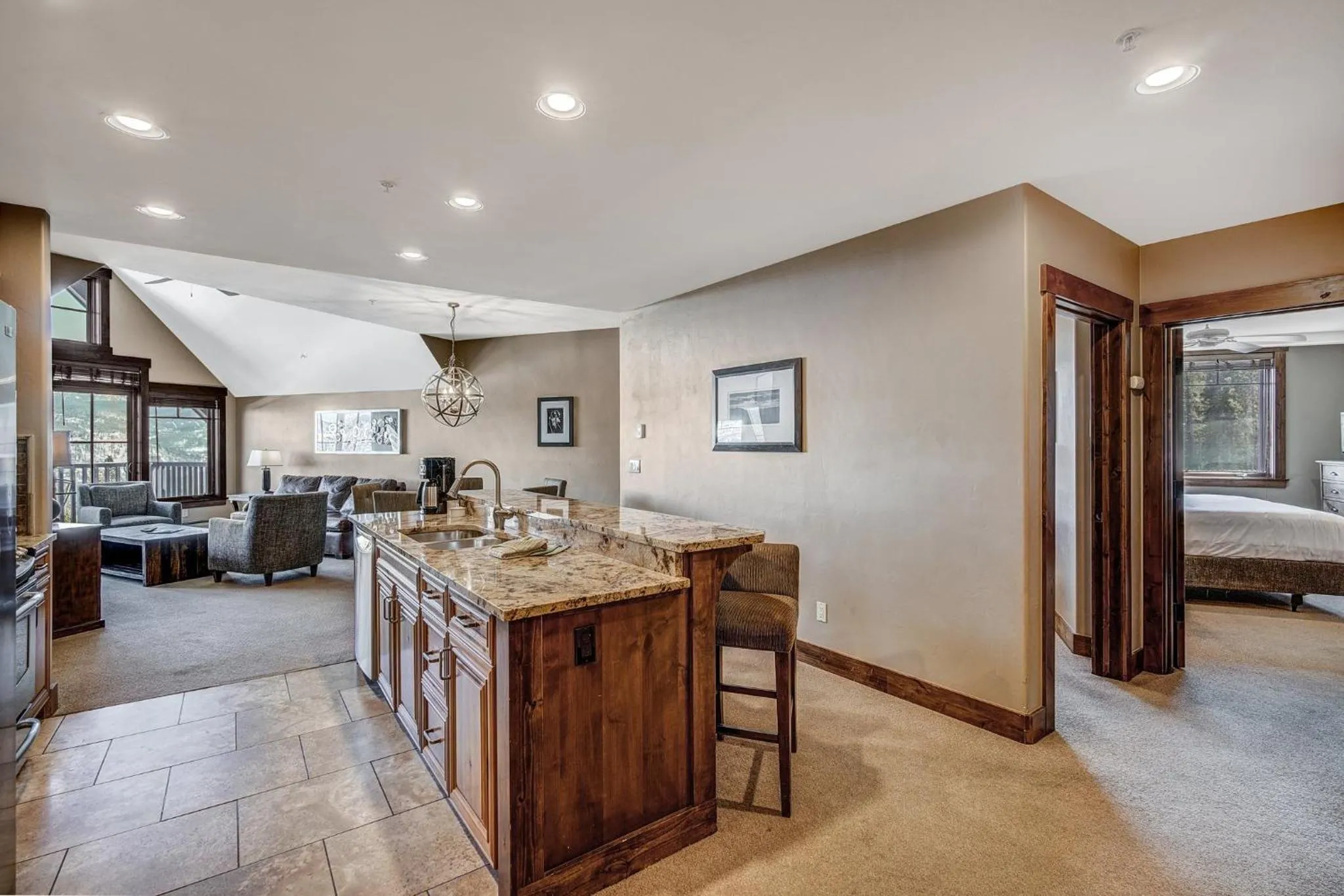 Kitchen or kitchenette, Bed in Crystal Peak Lodge By Vail Resorts