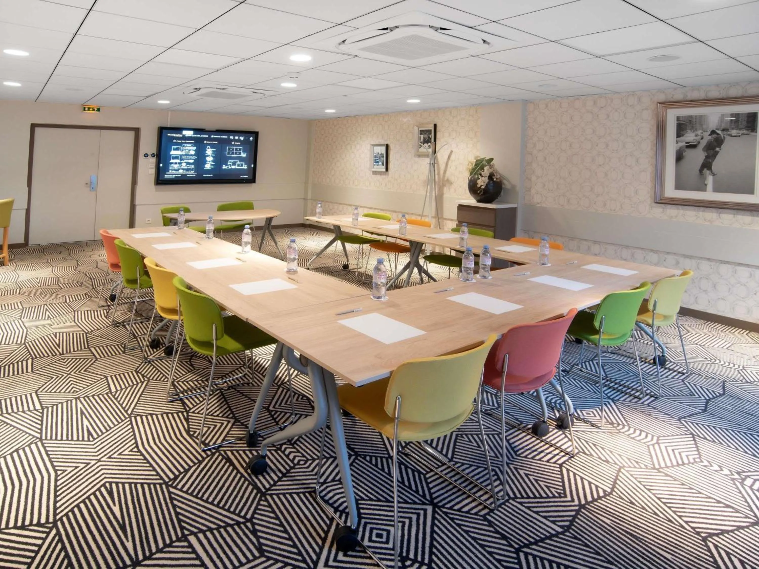Meeting/conference room in ibis Styles Clermont-Ferrand Aéroport