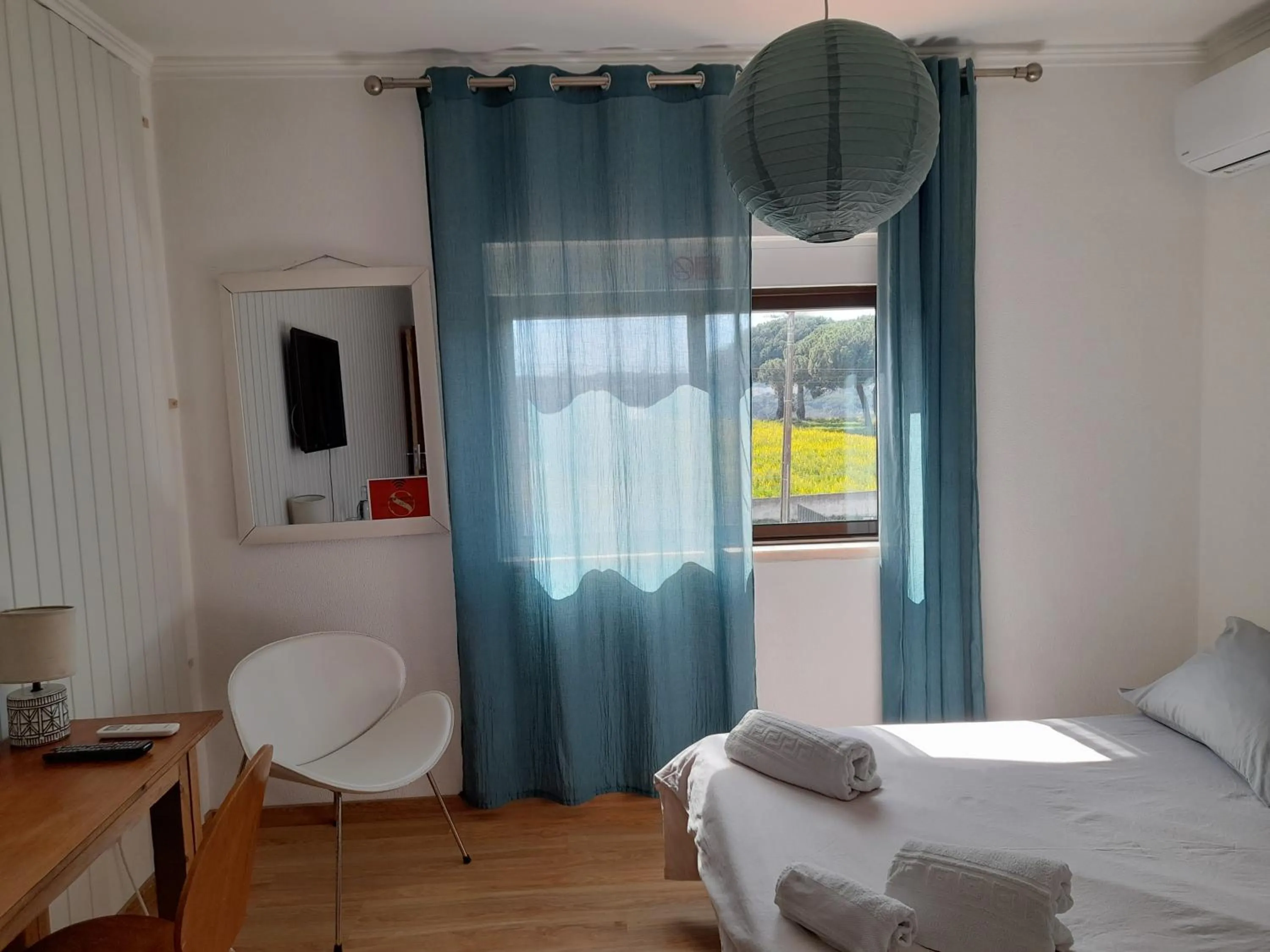 Bed in Sublime Sun & Van - By Meco Stays