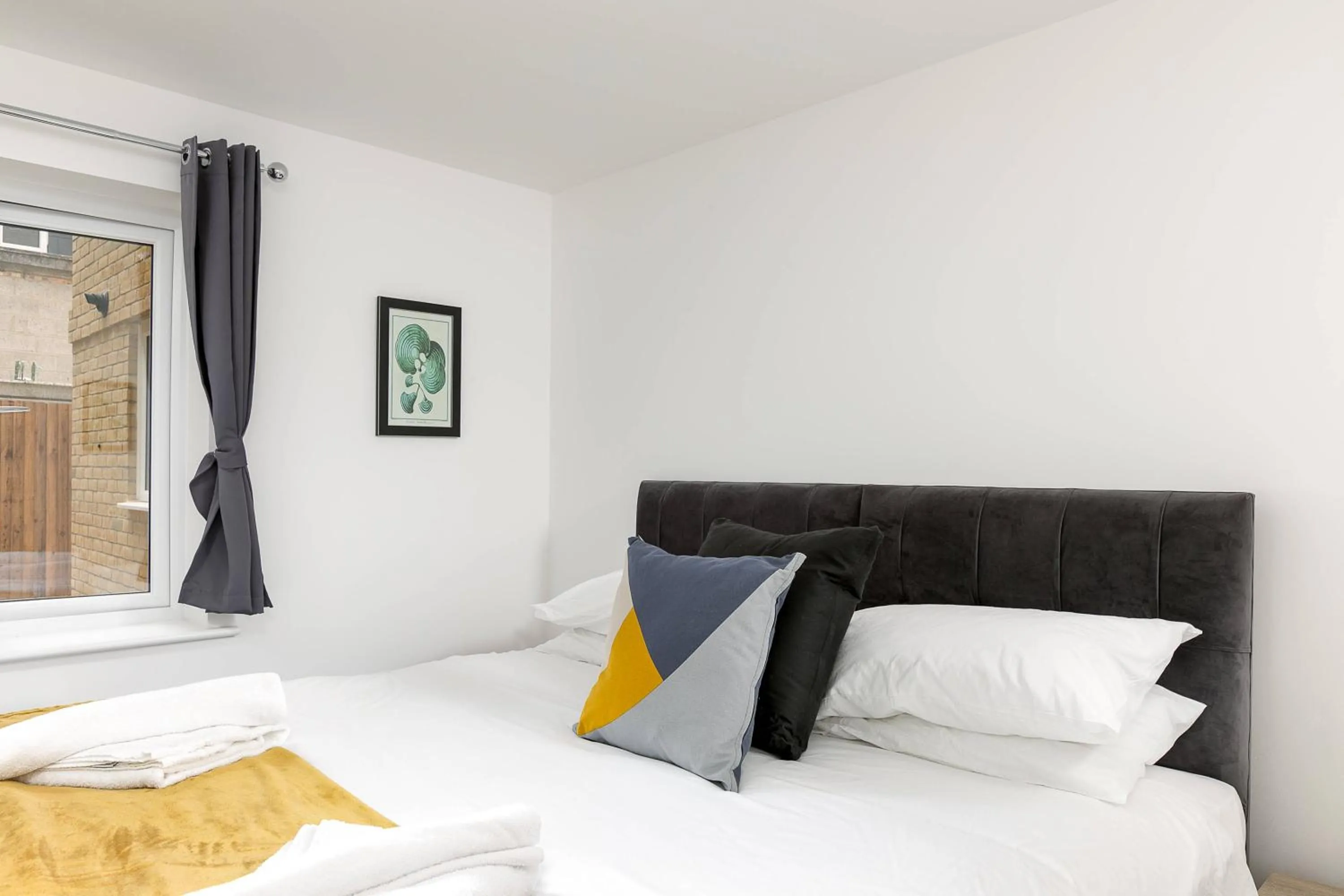 Bed in Hertford Serviced Apartments by Payman Club