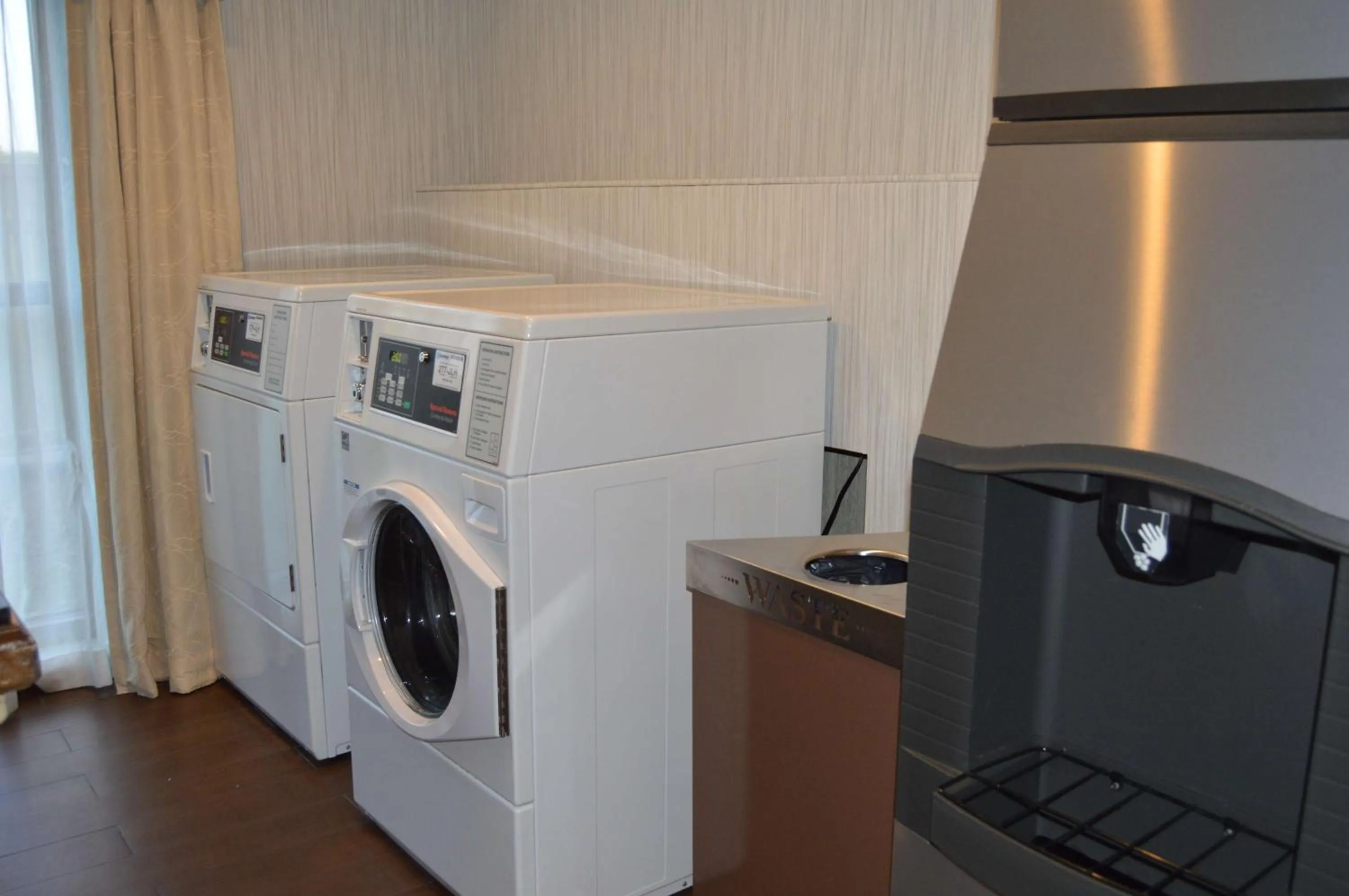 laundry in Hampton Inn Tiffin