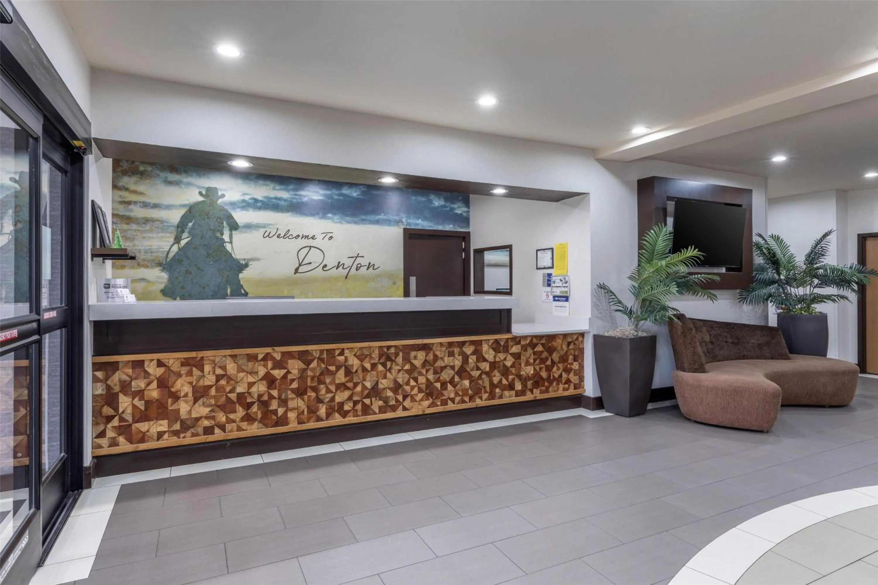 Lobby or reception in Best Western Plus Denton Inn & Suites