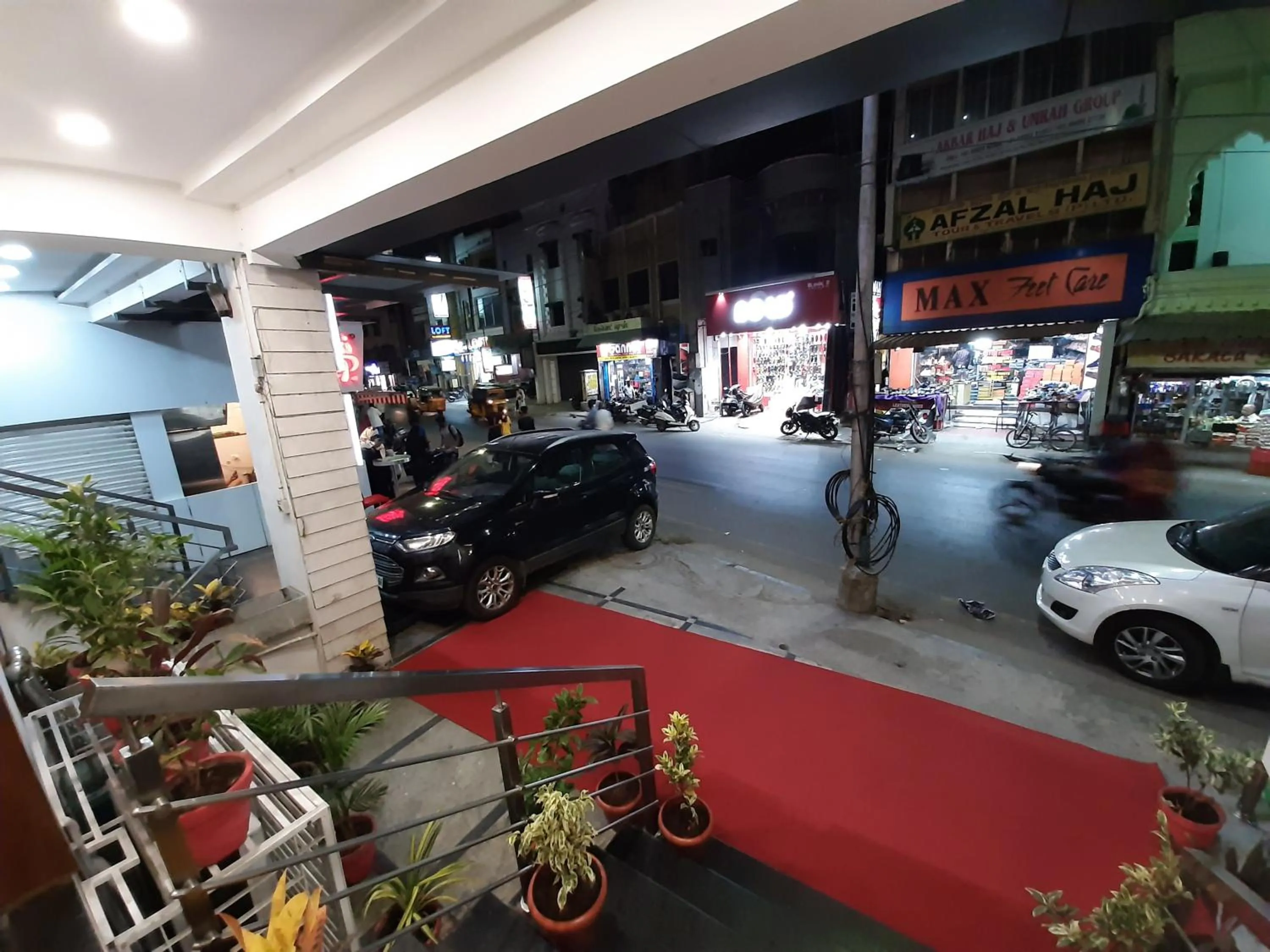 Street view in Liza Regency