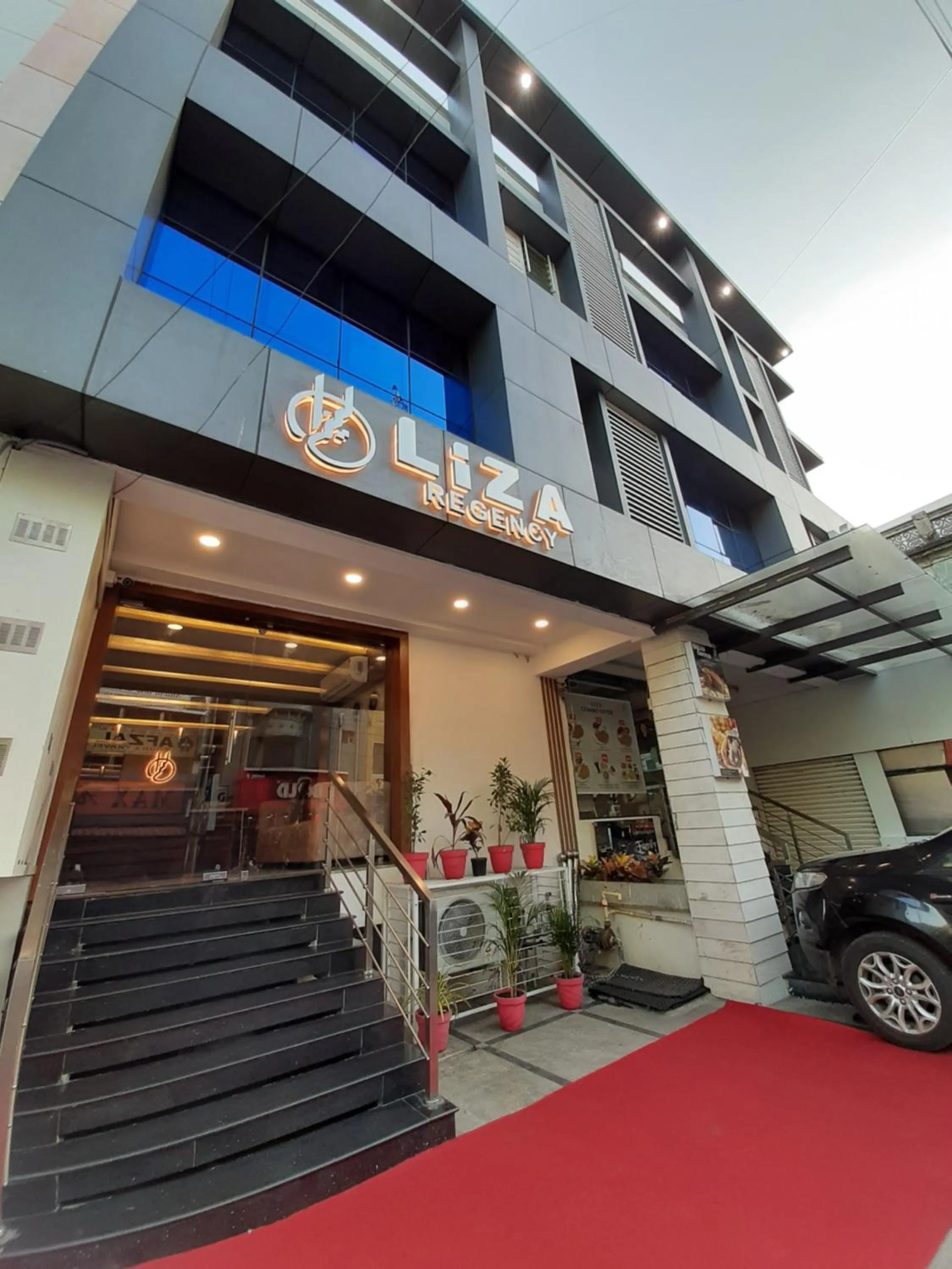 Facade/entrance in Liza Regency