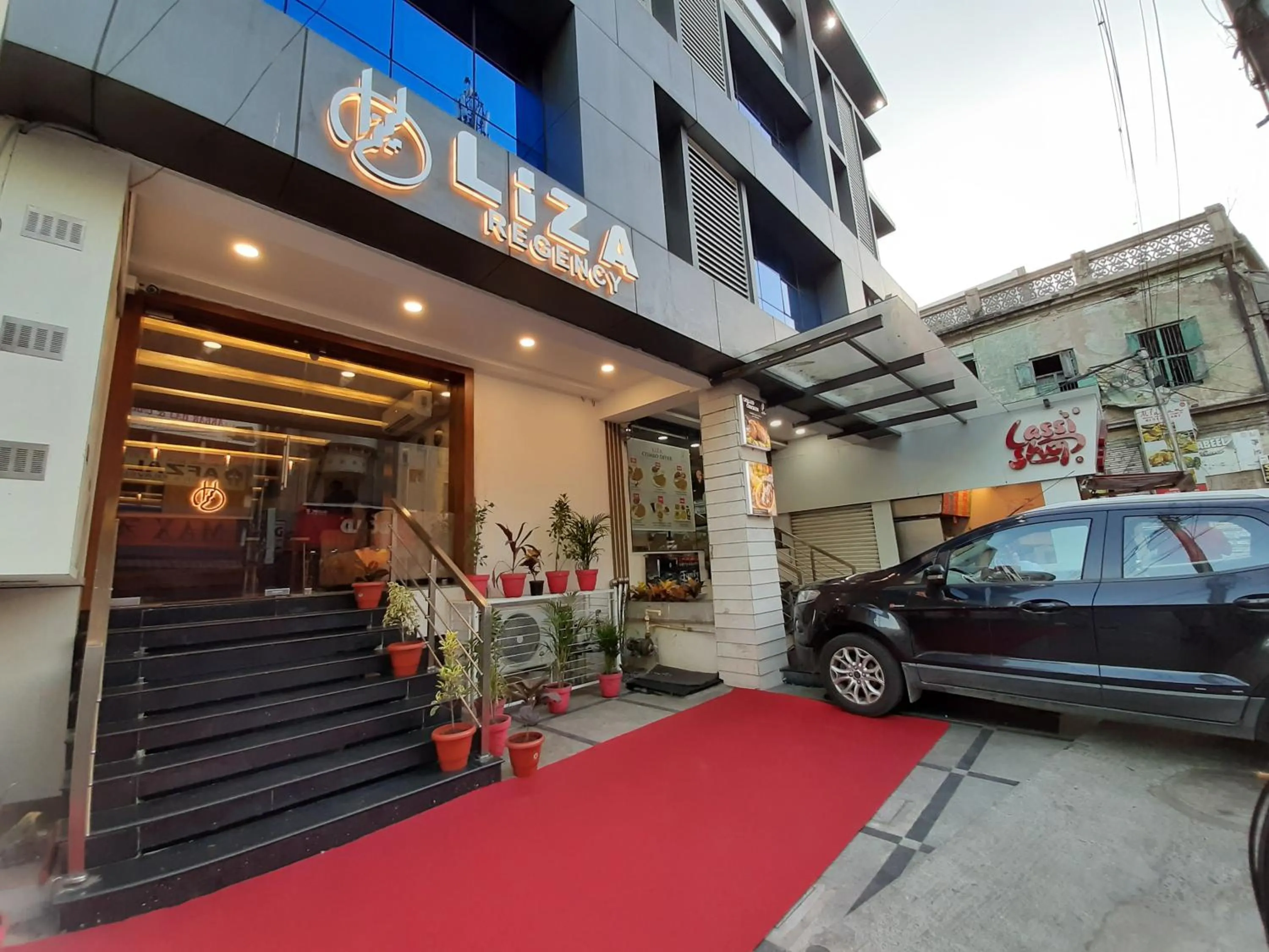 Facade/entrance in Liza Regency