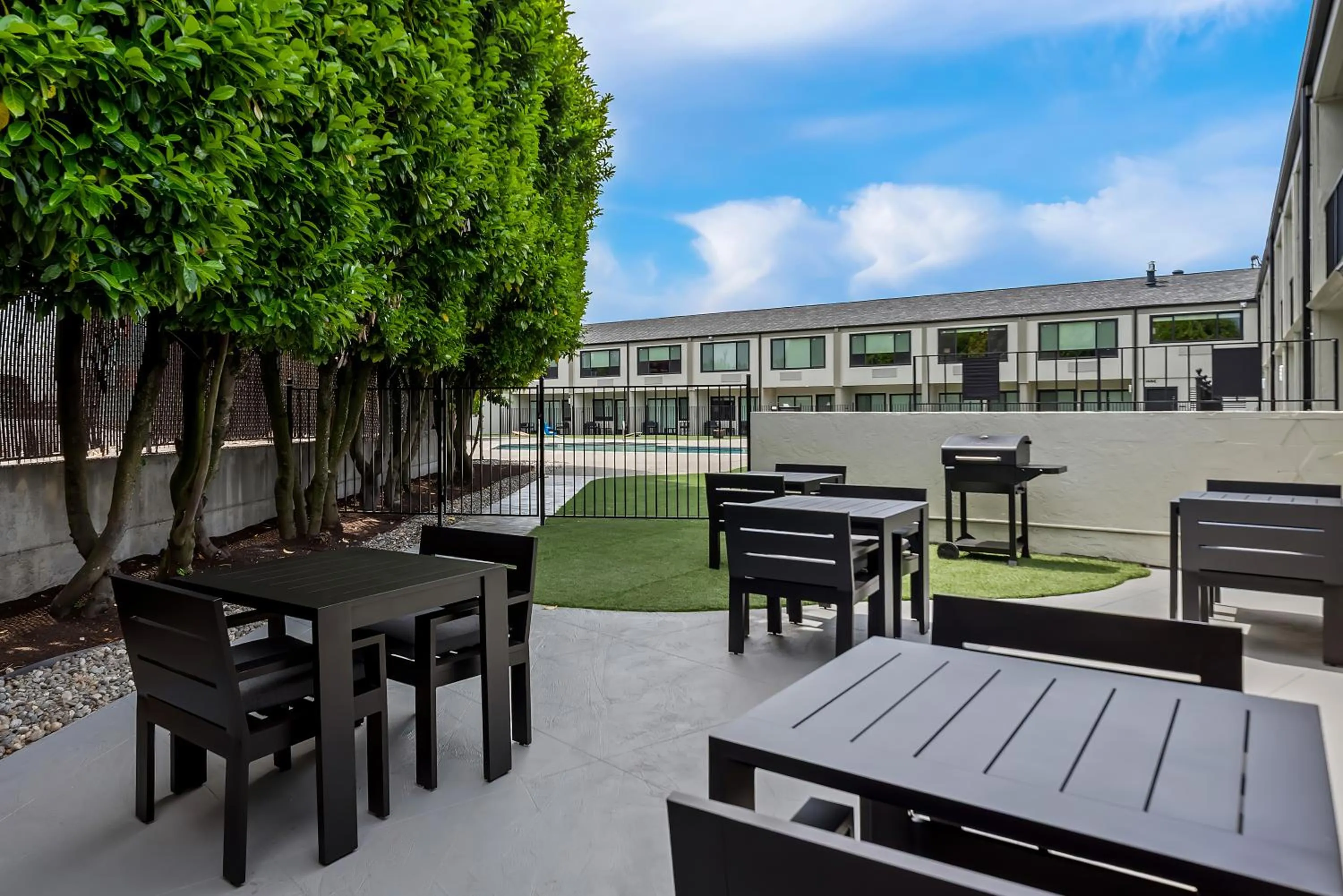 Patio in Clarion Pointe Mount Vernon - Burlington