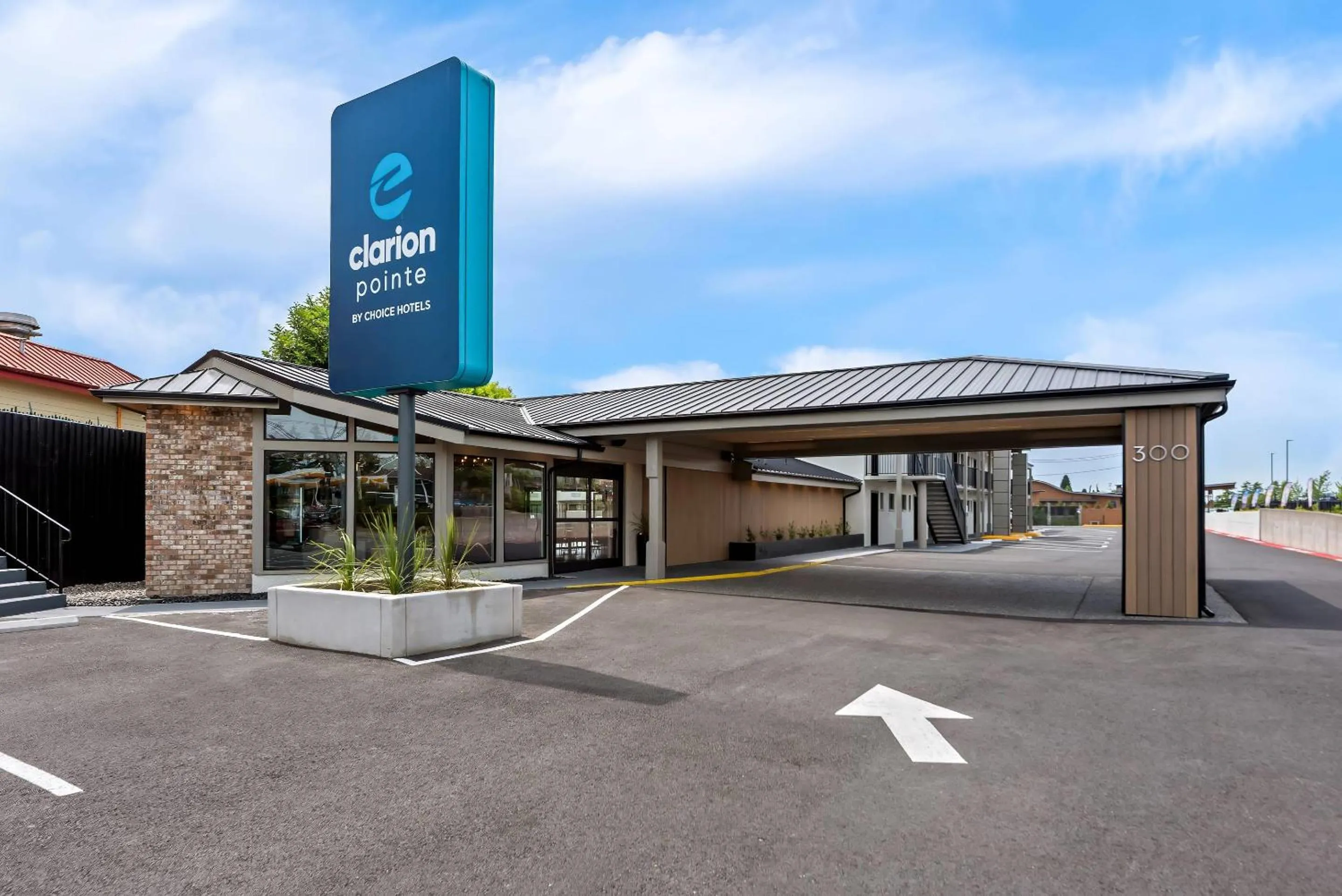 Property building in Clarion Pointe Mount Vernon - Burlington