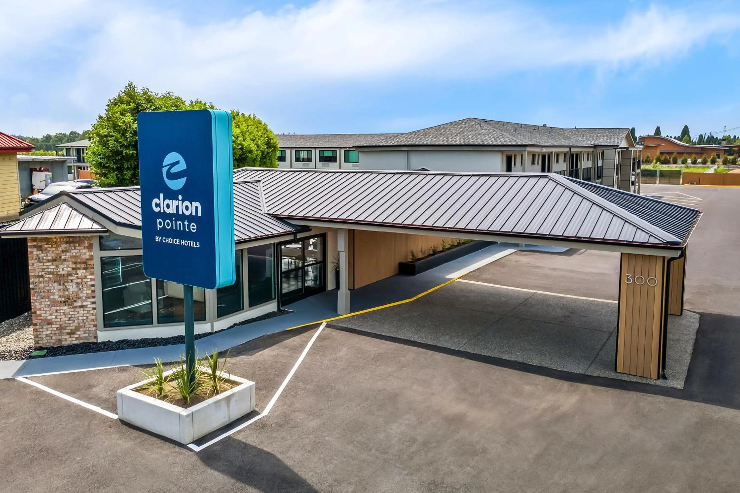 Property building in Clarion Pointe Mount Vernon - Burlington