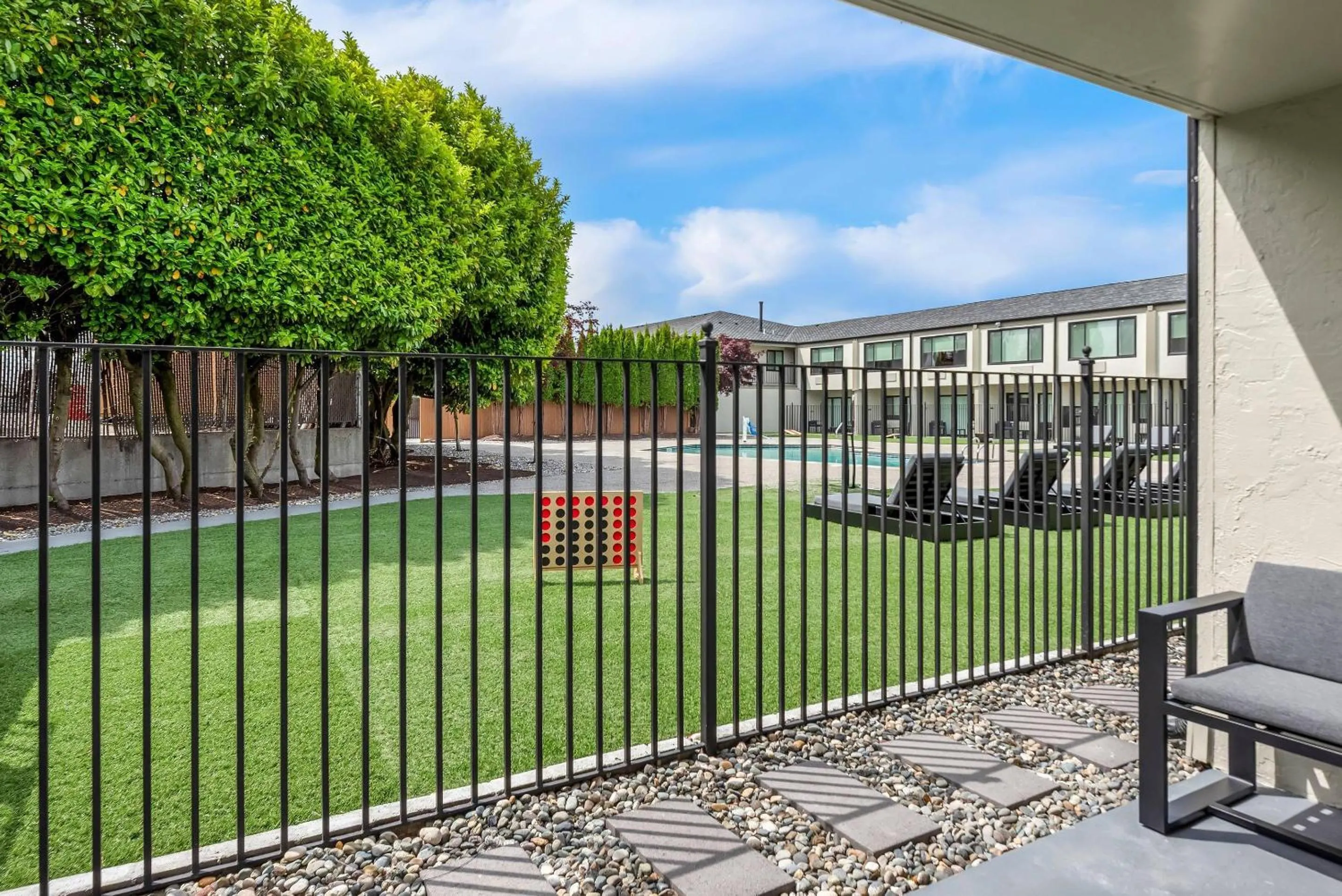 Bedroom in Clarion Pointe Mount Vernon - Burlington