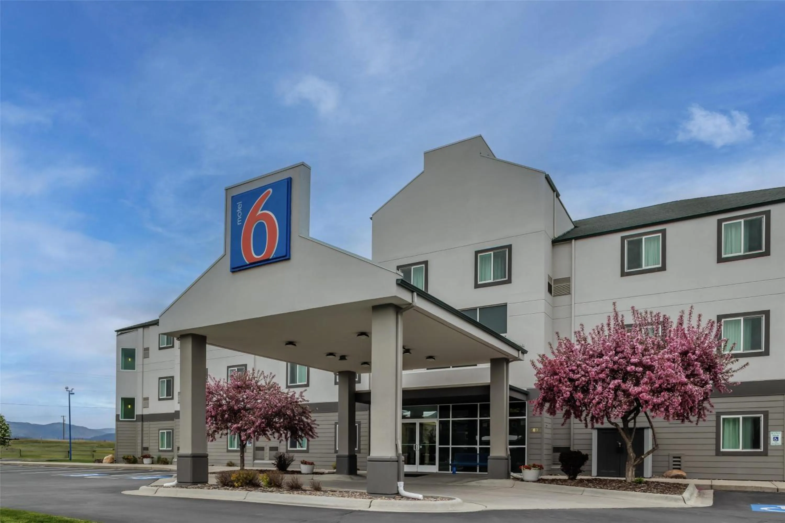 Property building in Motel 6-Missoula, MT
