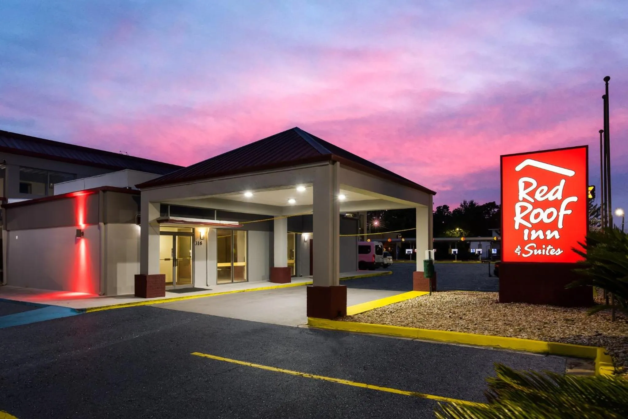 Property building in Red Roof Inn & Suites Statesboro - University