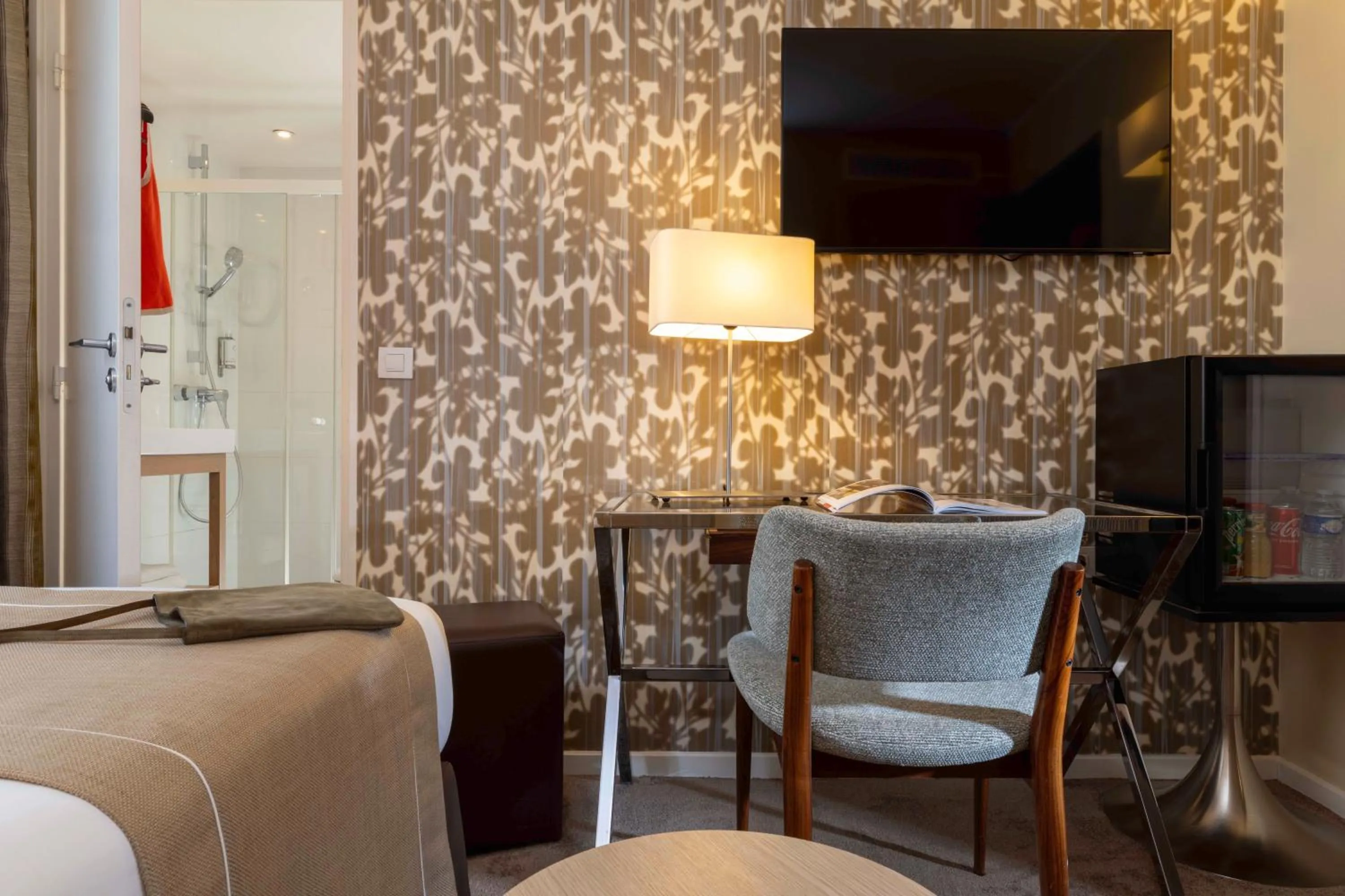 Bedroom, Bed in Jardins Eiffel