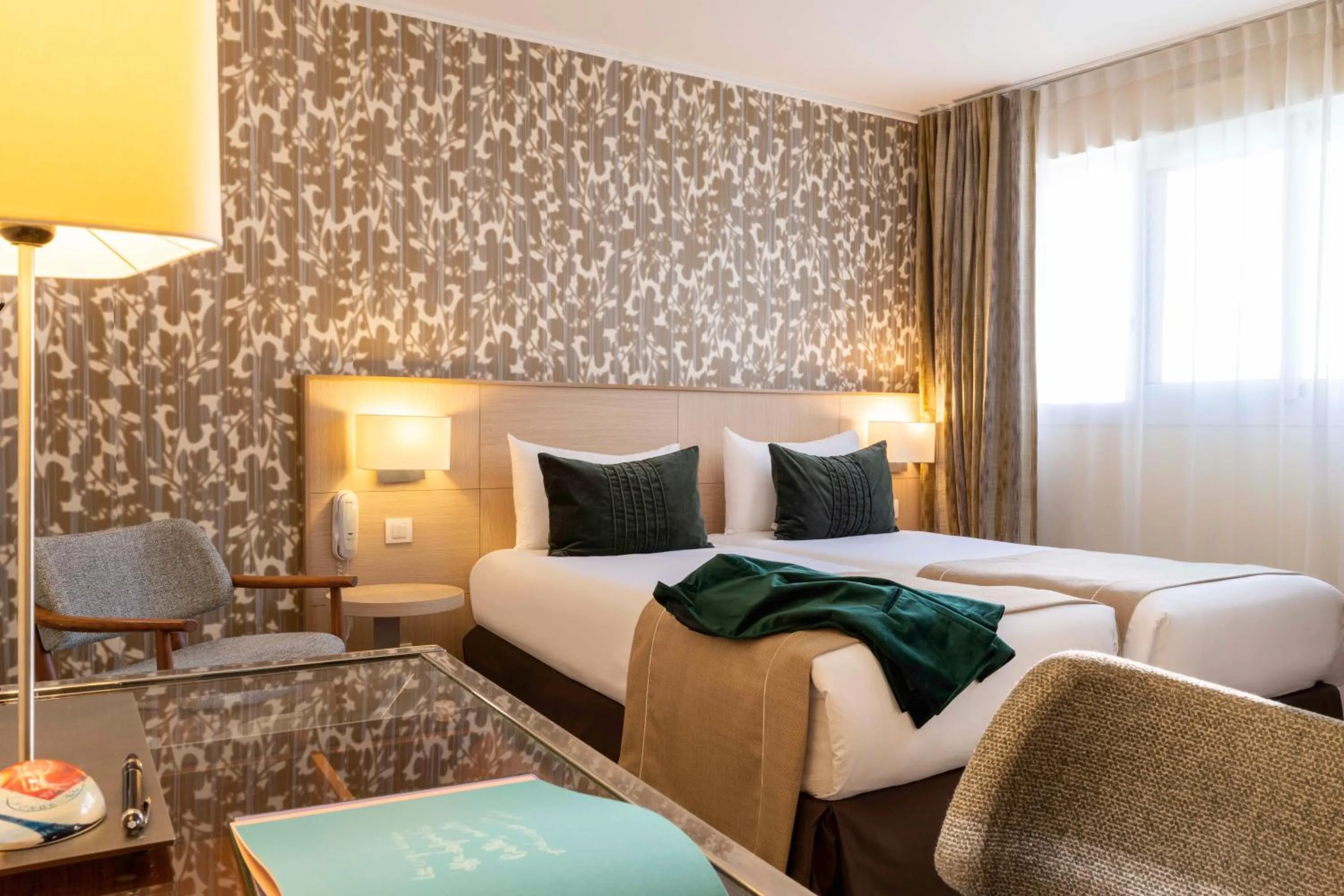 Bedroom, Bed in Jardins Eiffel