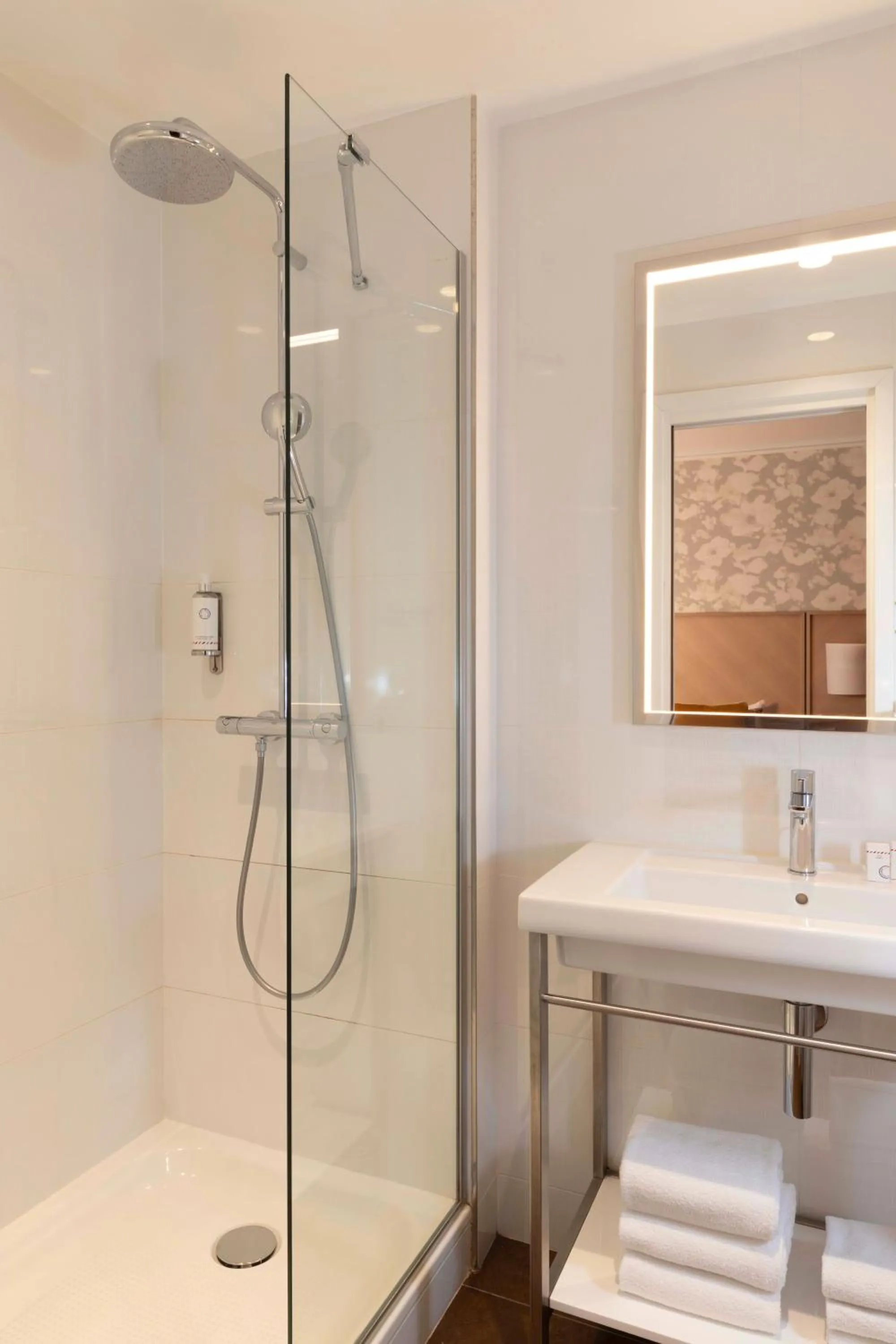 Bathroom in Jardins Eiffel