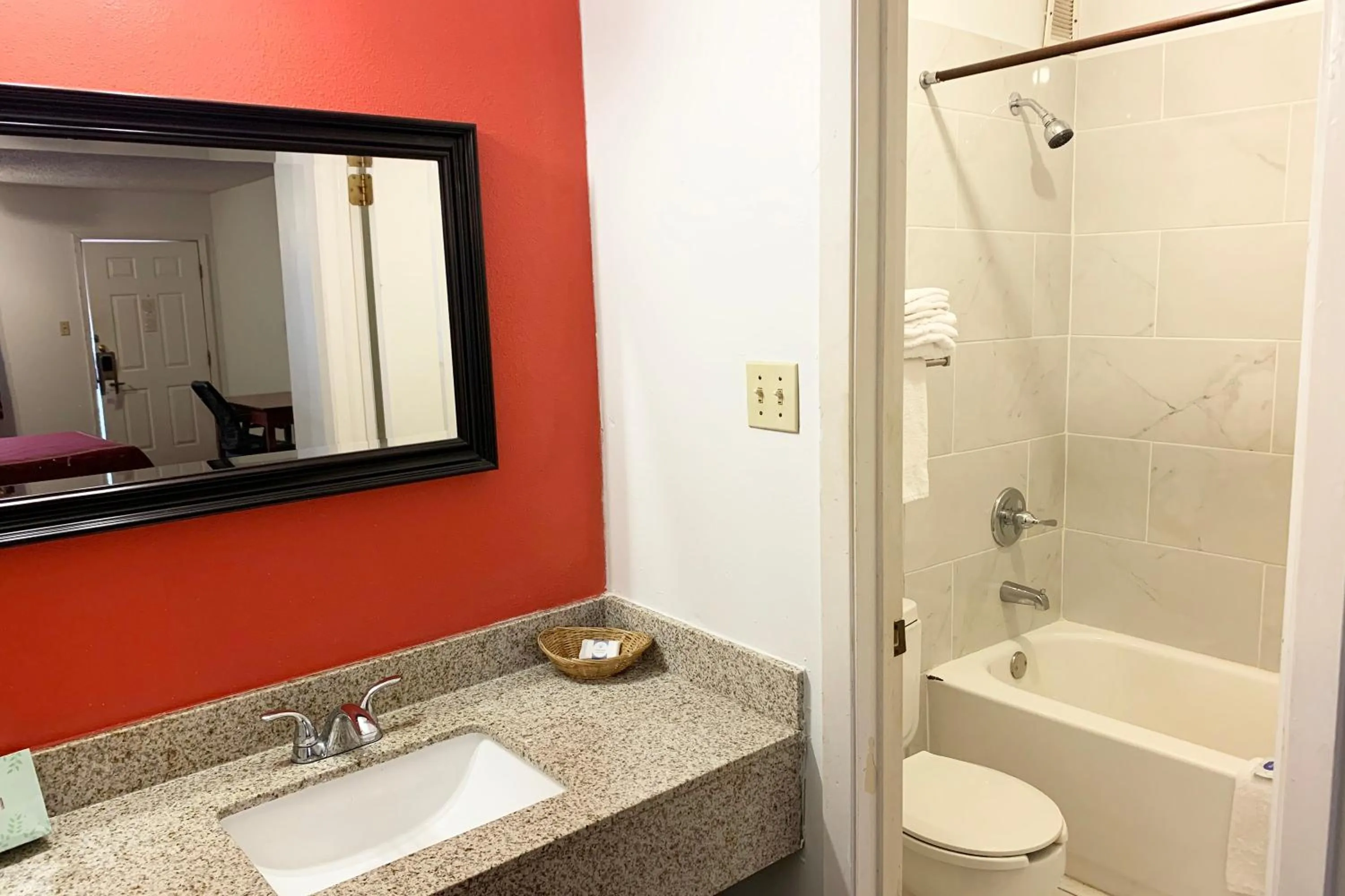 Bathroom in OYO Hotel Jefferson TX Hwy 59