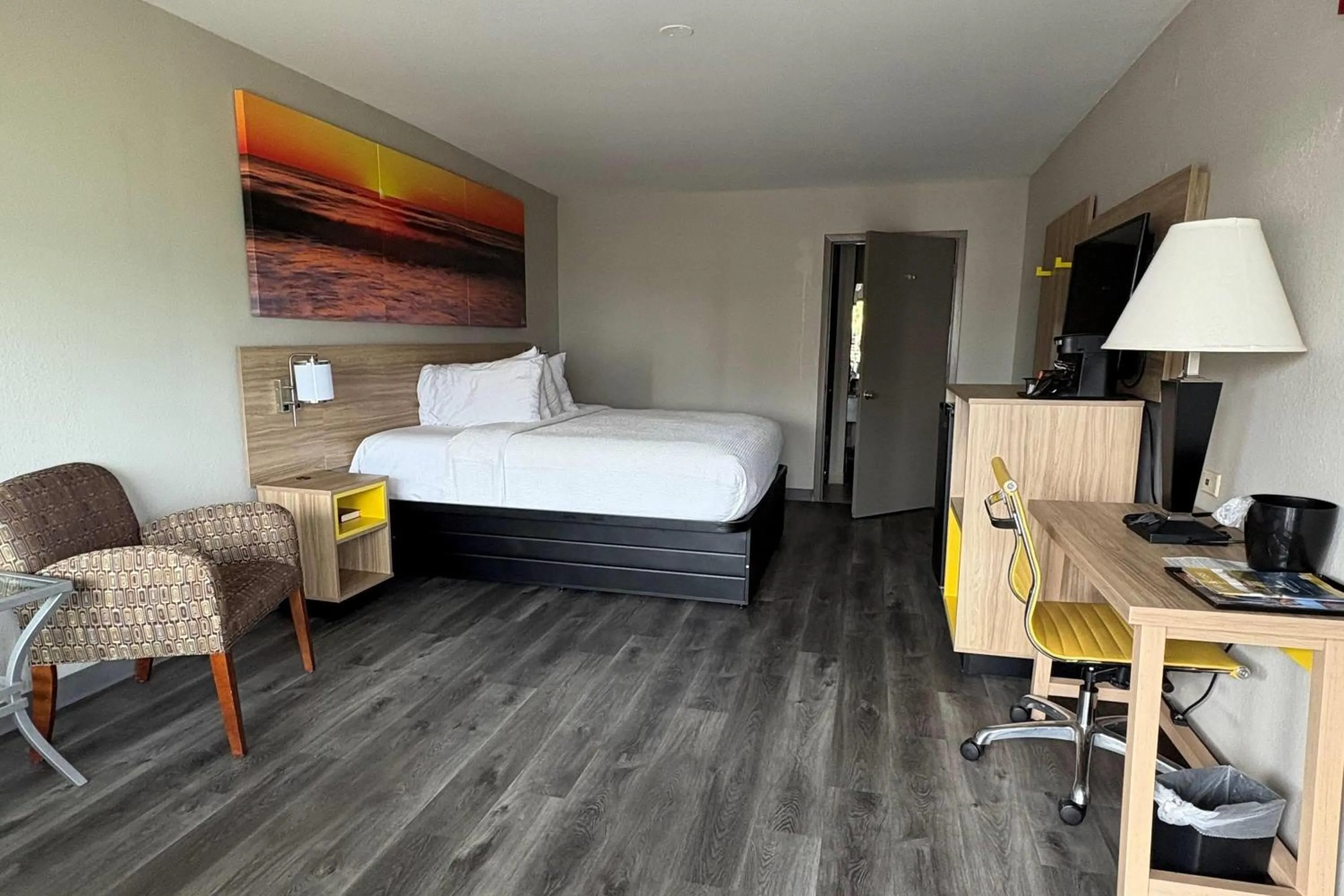 Photo of the whole room, Bed in Days Inn by Wyndham Natchitoches