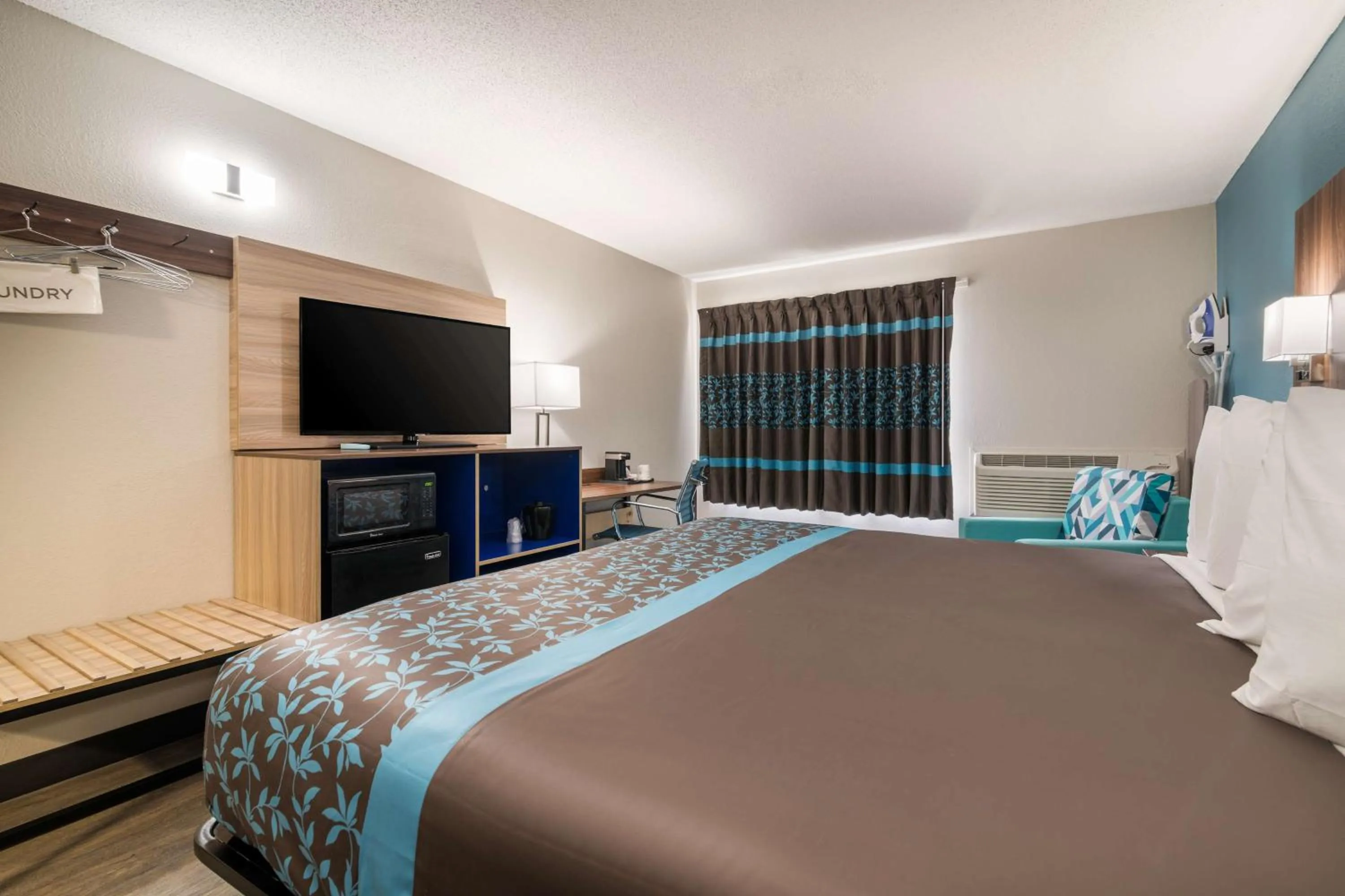 Photo of the whole room, Bed in SureStay Hotel by Best Western Lewiston