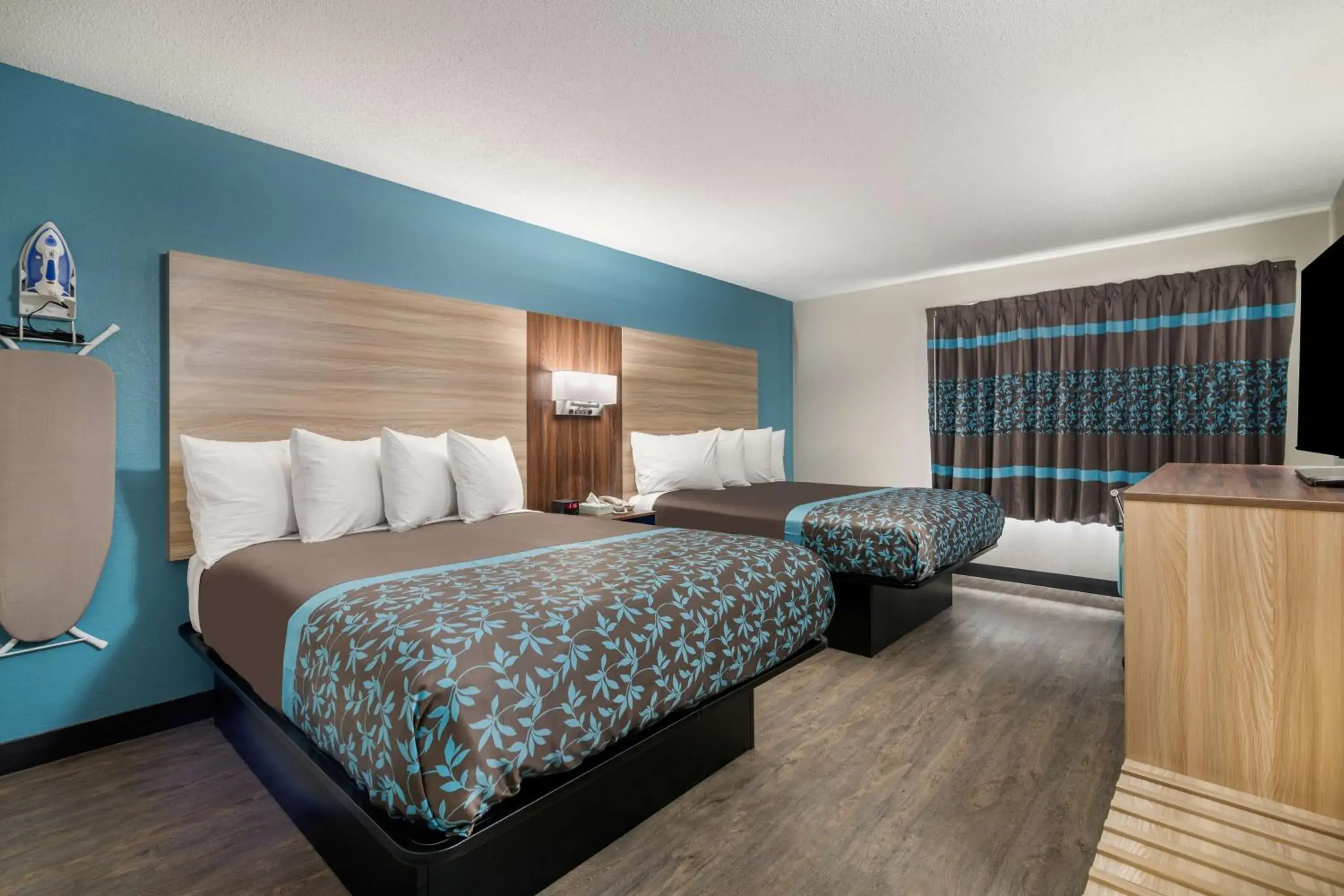 Queen Room with Two Queen Beds in SureStay Hotel by Best Western Lewiston Queen Room with Two Queen Beds in SureStay Hotel by Best Western Lewiston