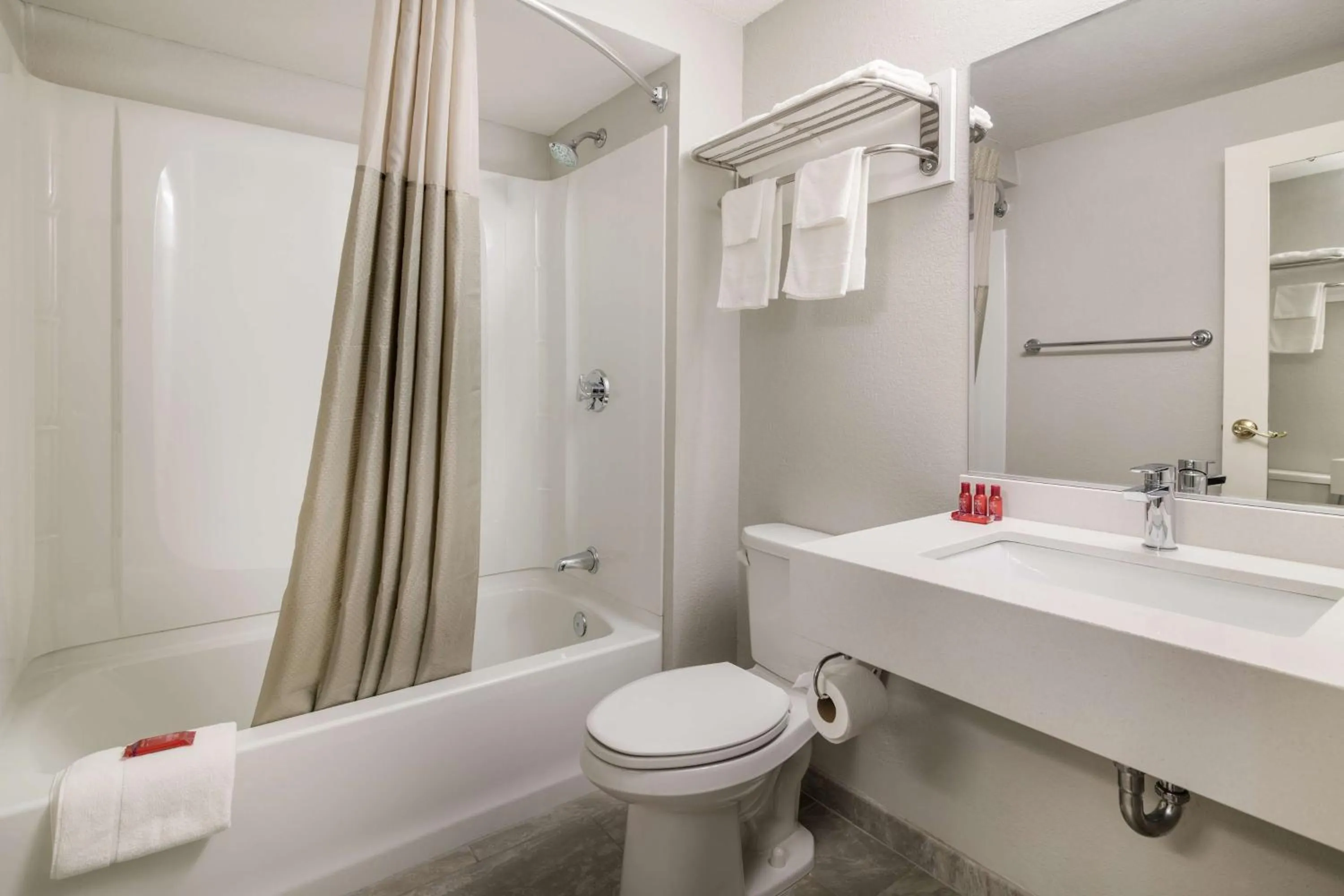 Bathroom in SureStay Hotel by Best Western Lewiston