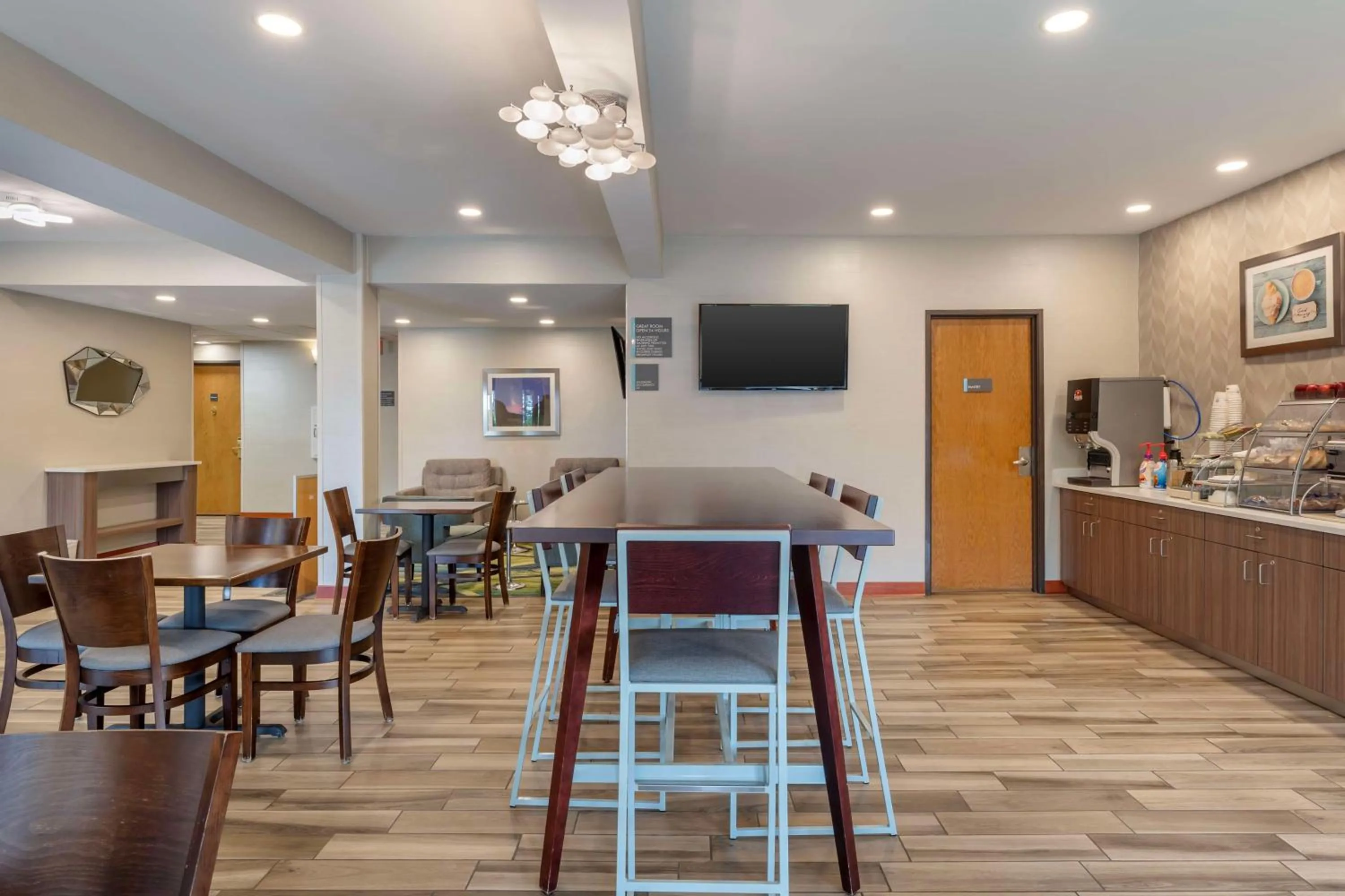 Breakfast in Best Western St. Clairsville Inn & Suites