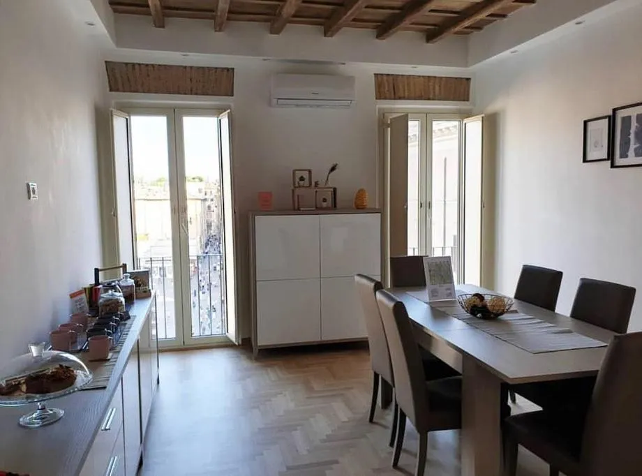 Communal lounge/ TV room in Campo24roma Guesthouse