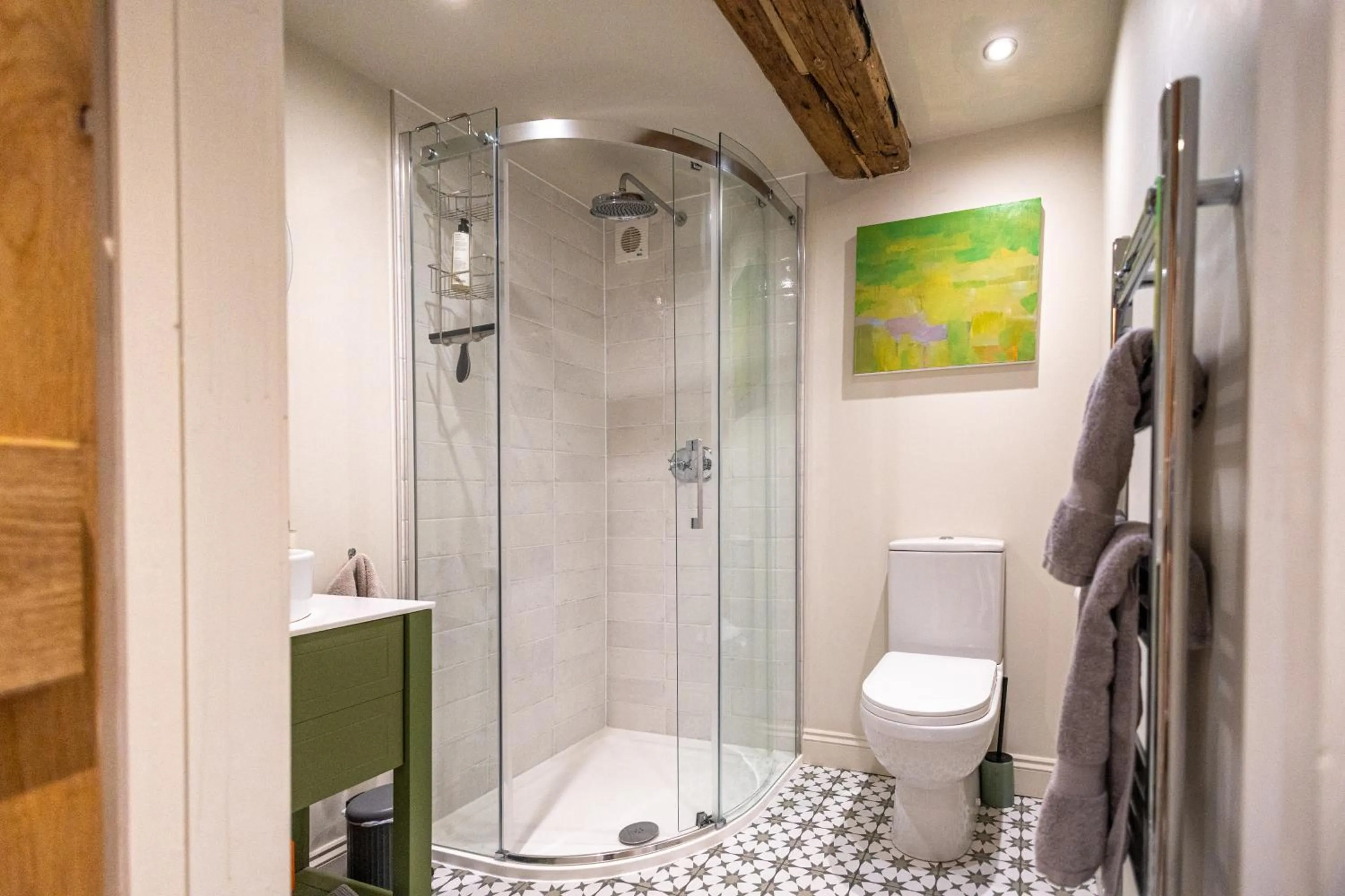 Shower in Barton Cottage Bed and Breakfast