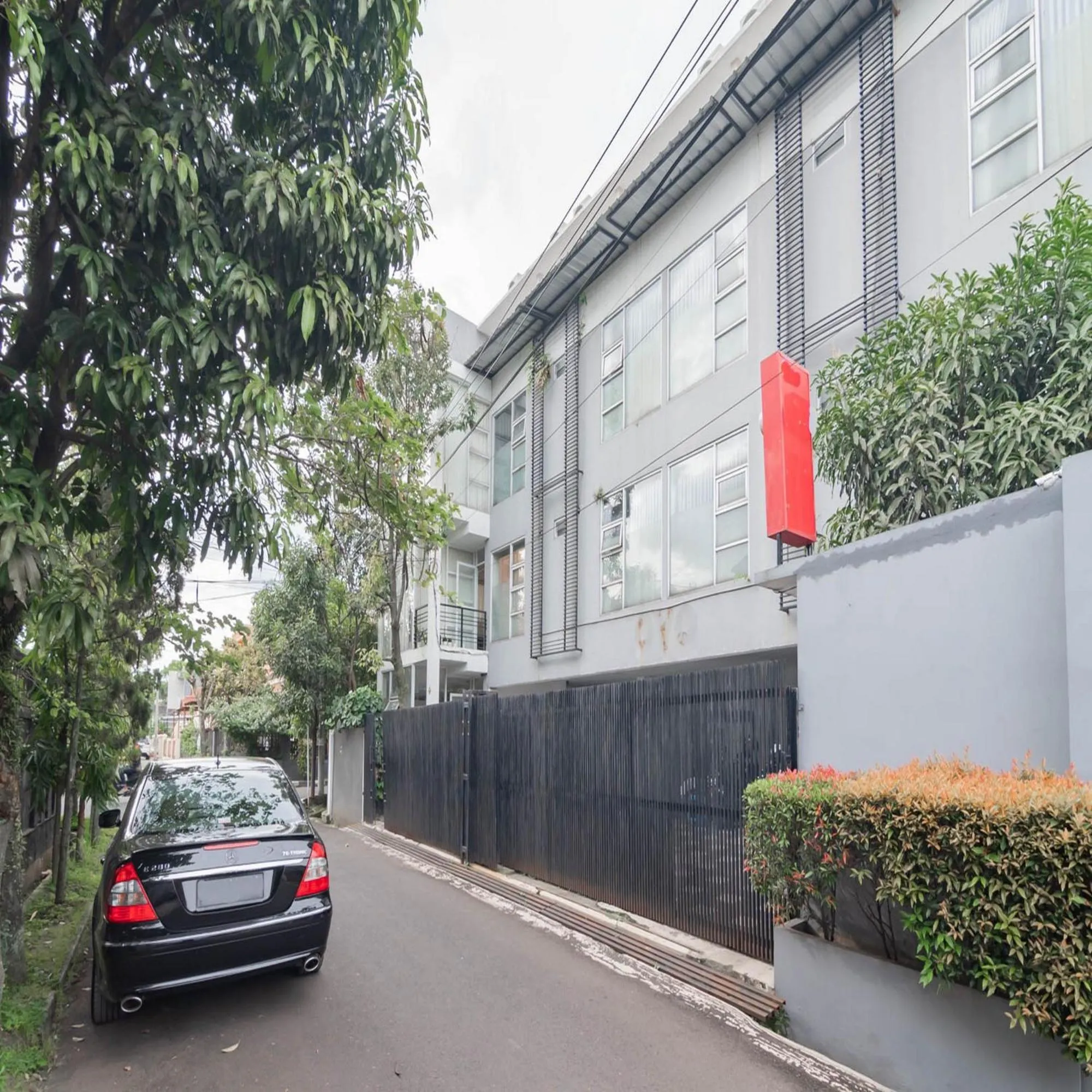 Facade/entrance in RedDoorz near Trans Studio Mall Bongo Residence