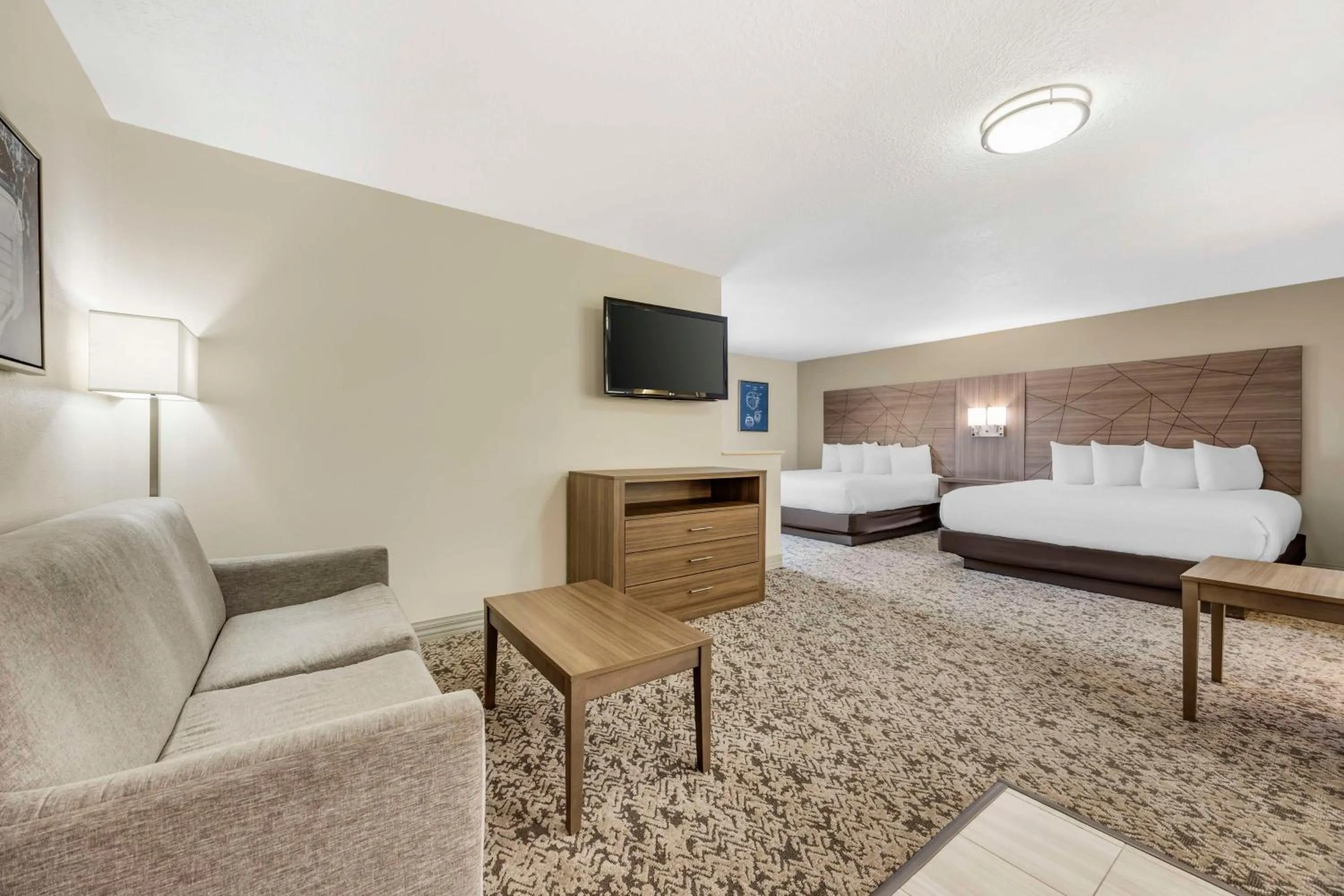 Bedroom, Bed in Best Western Plus Grand Manor Inn