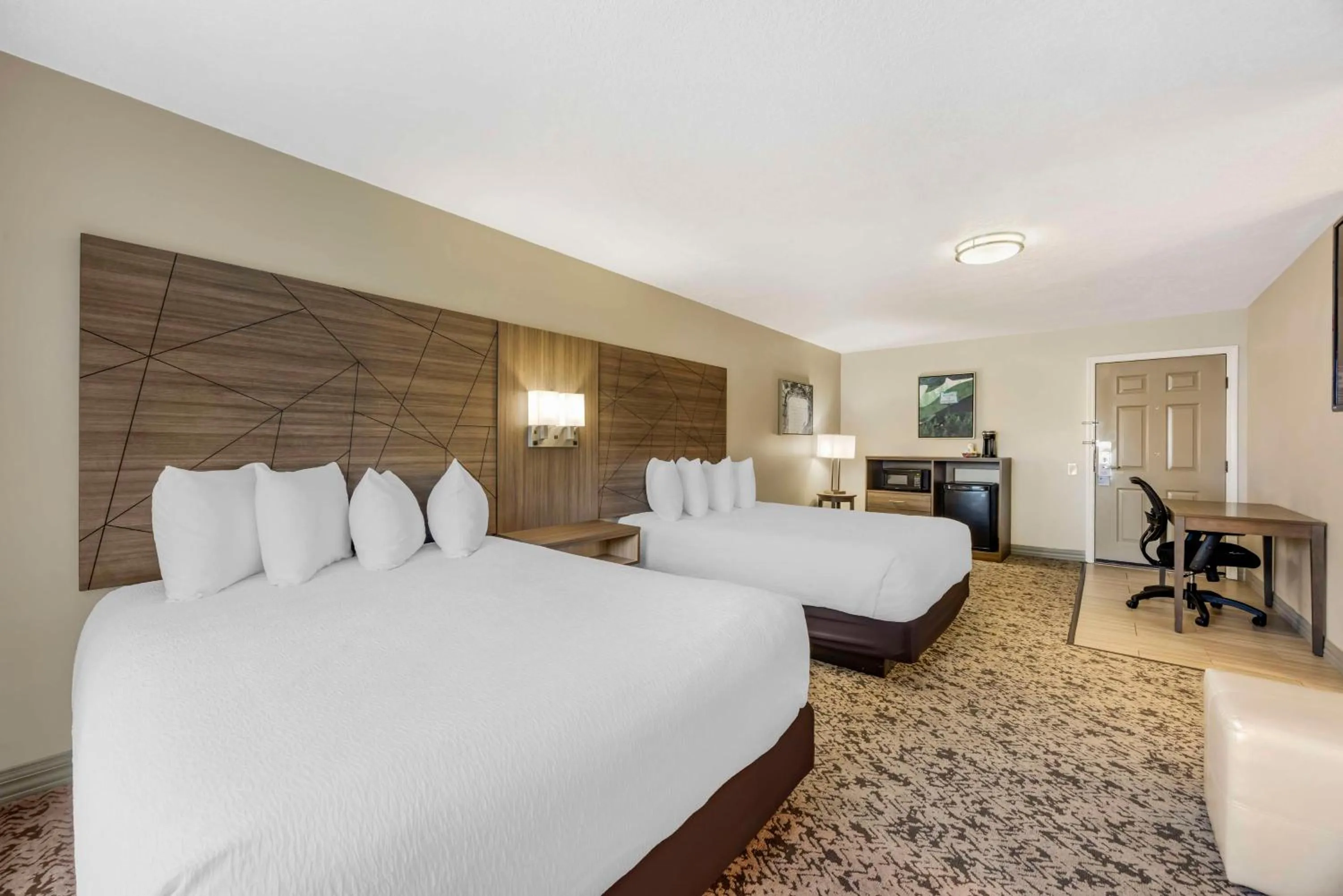 Bedroom, Bed in Best Western Plus Grand Manor Inn