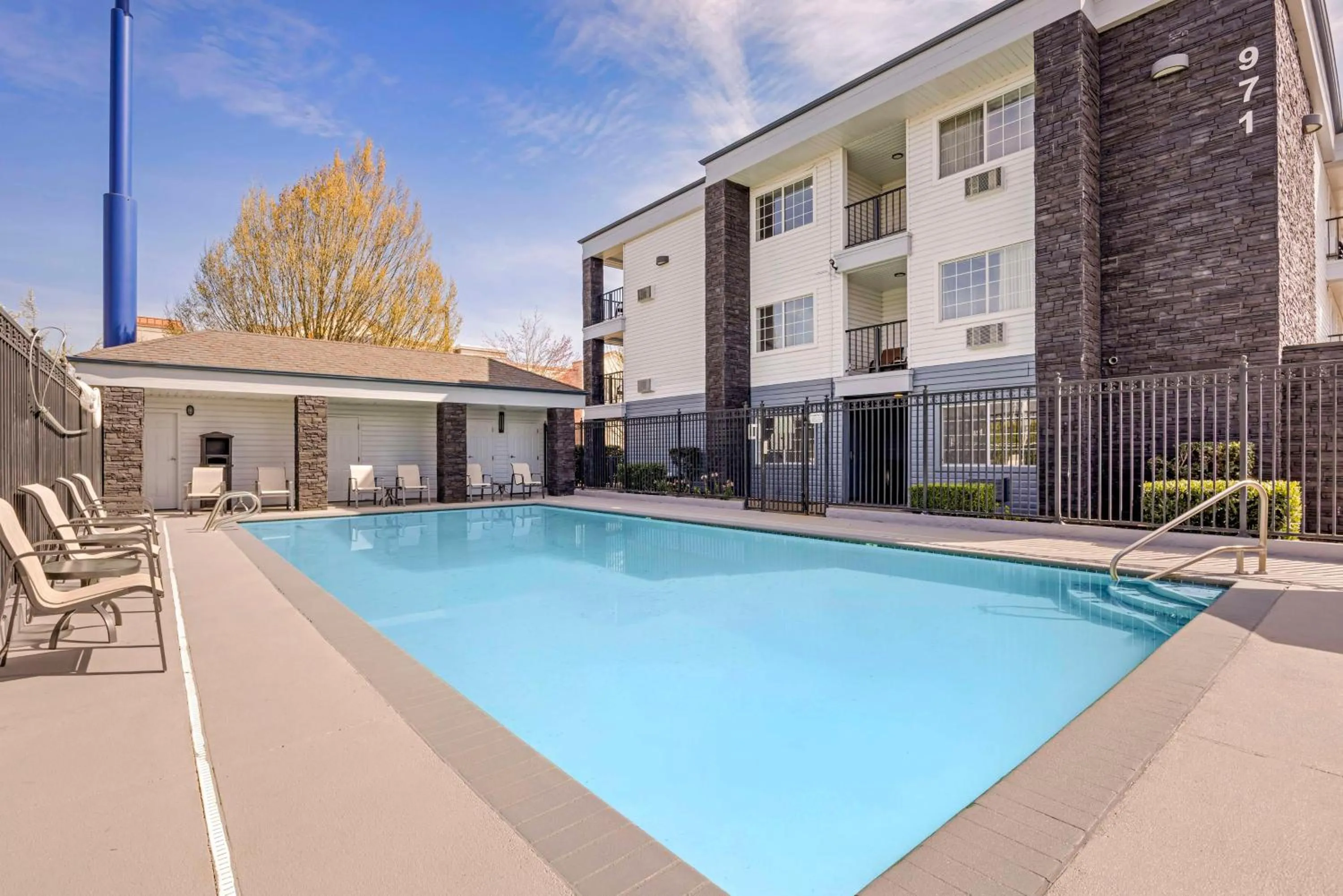 Pool view in Best Western Plus Grand Manor Inn