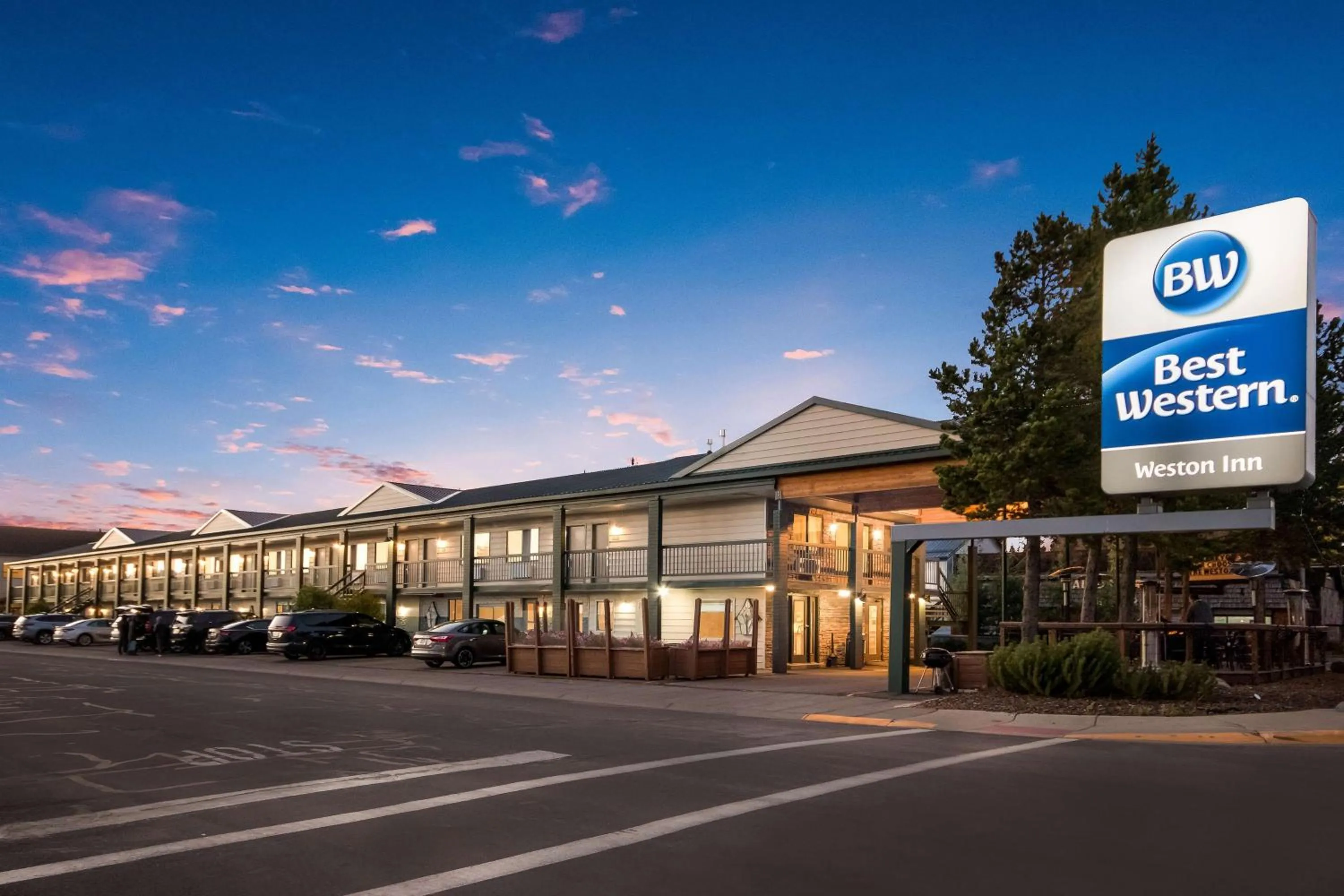 Property building in Best Western Weston Inn