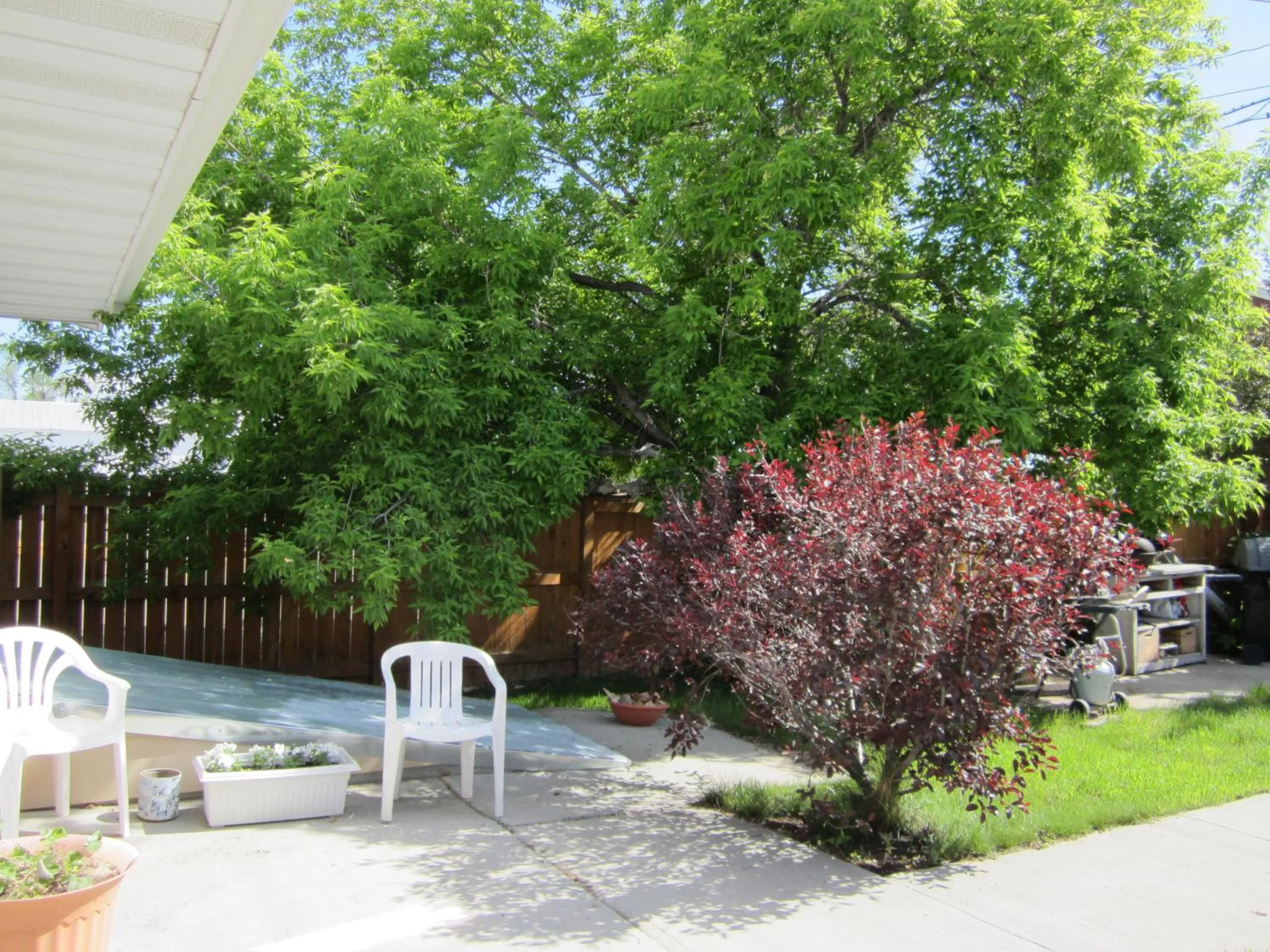 Patio in Big Horn Motel