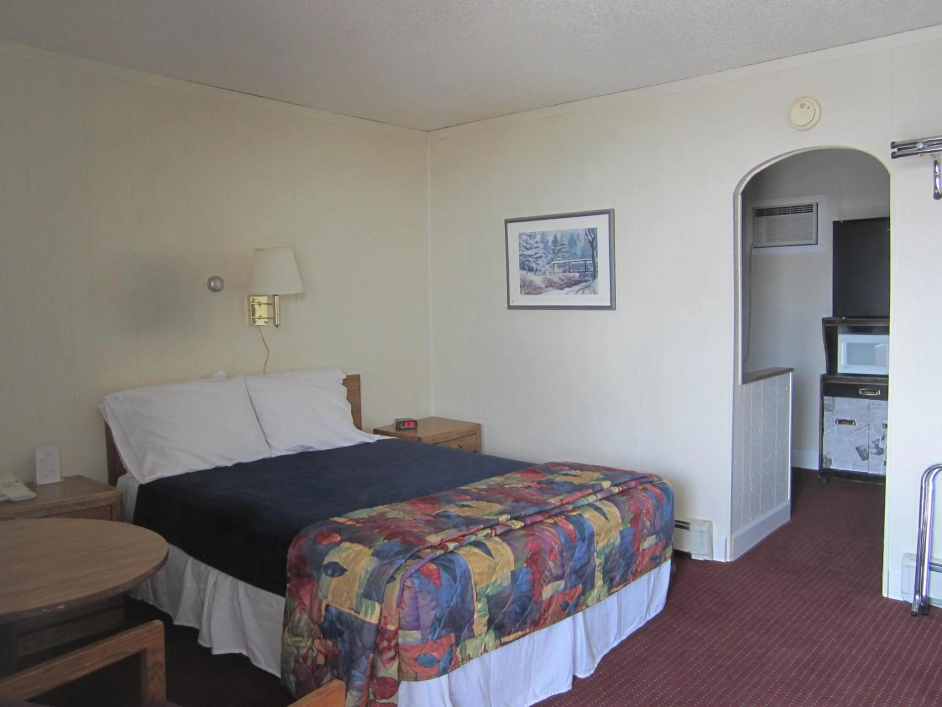 Bed in Big Horn Motel