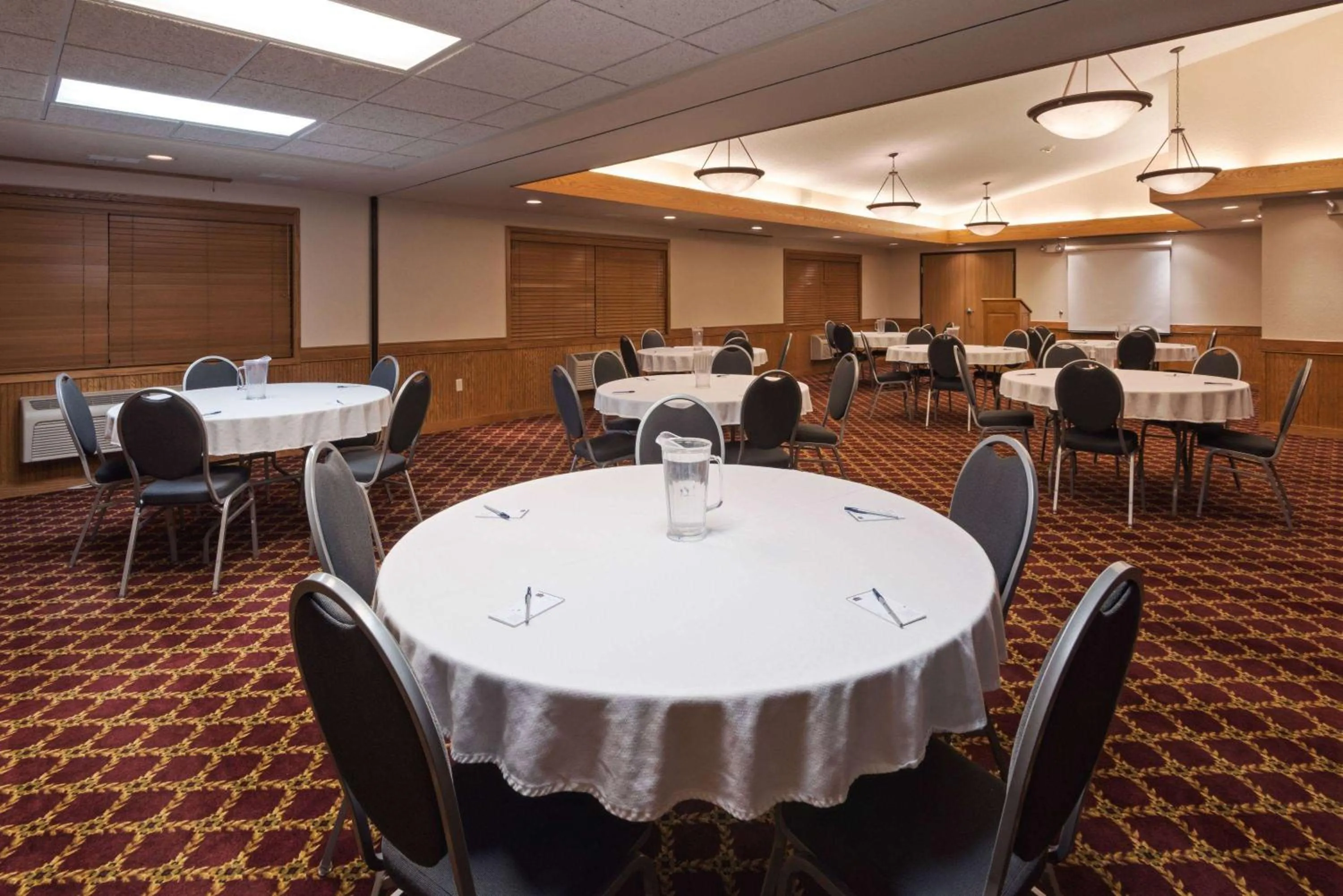 Banquet/Function facilities in AmericInn by Wyndham Rexburg BYUI