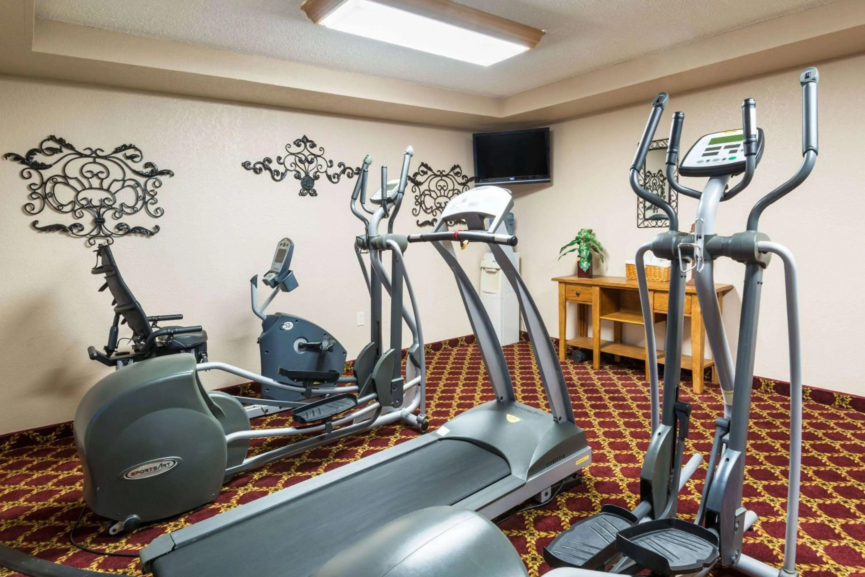 Fitness centre/facilities in AmericInn by Wyndham Rexburg BYUI