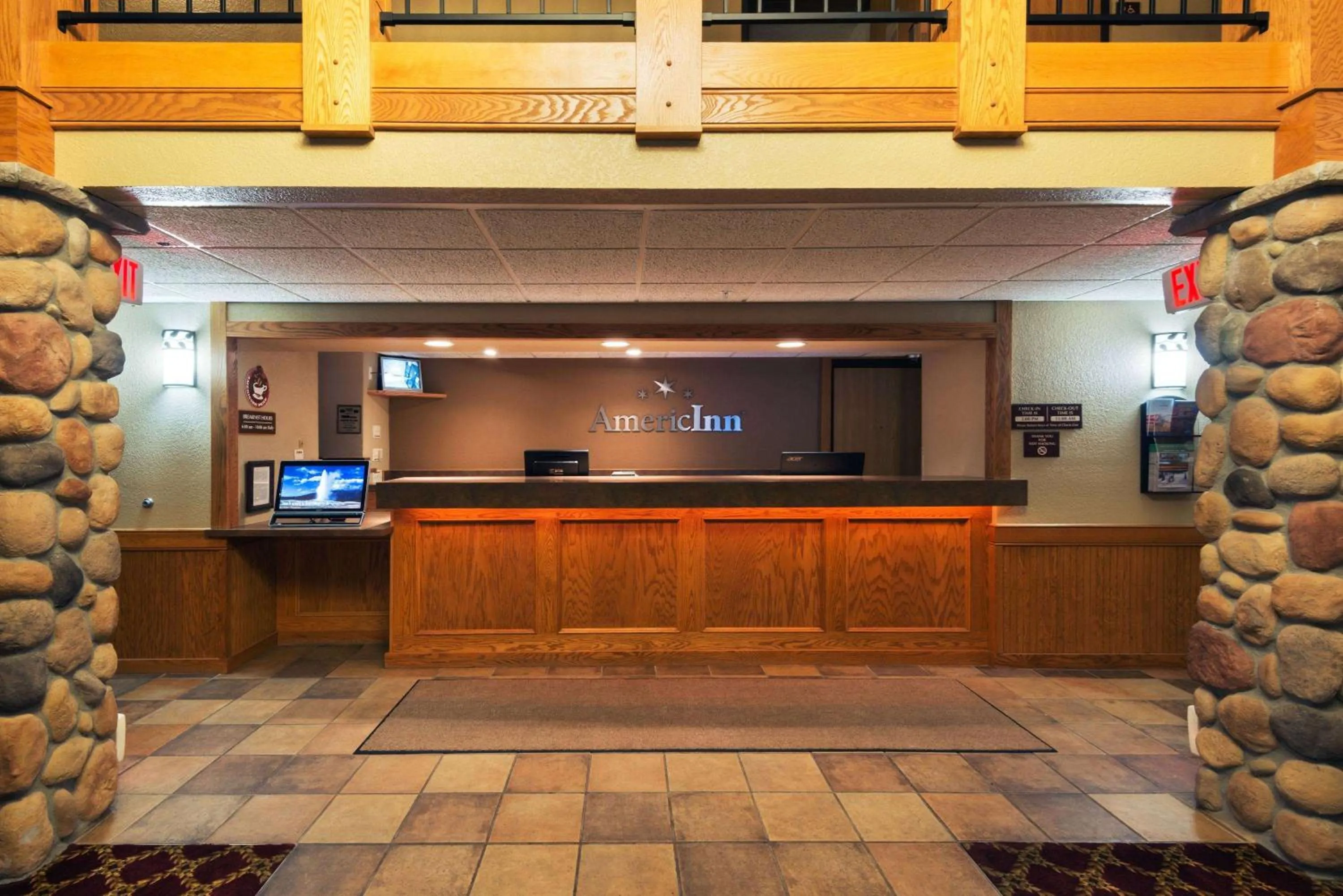 Lobby or reception in AmericInn by Wyndham Rexburg BYUI