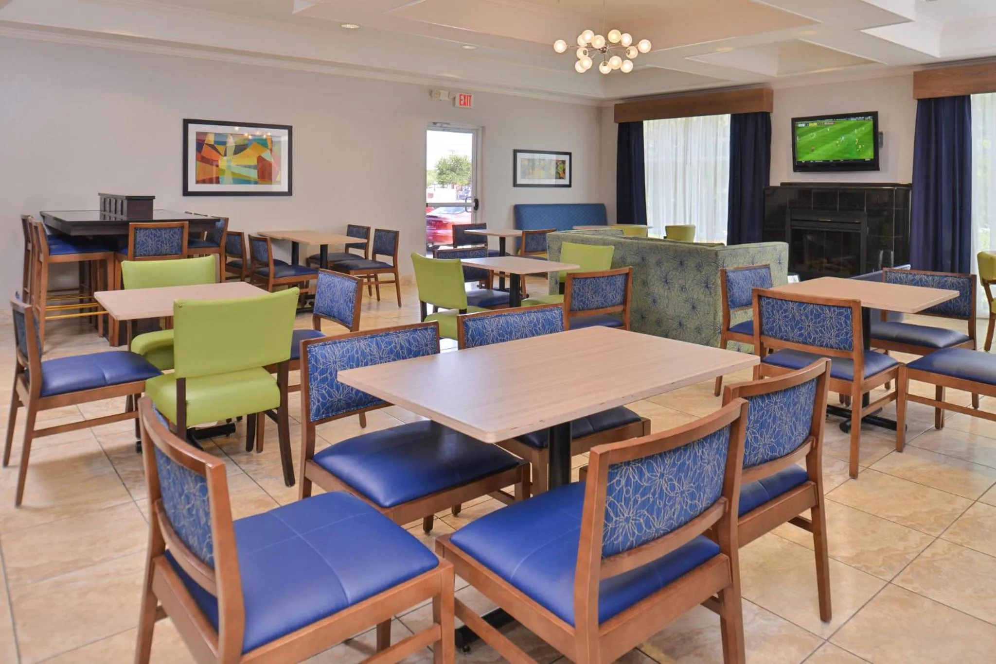 Breakfast in Holiday Inn Express & Suites San Antonio South by IHG