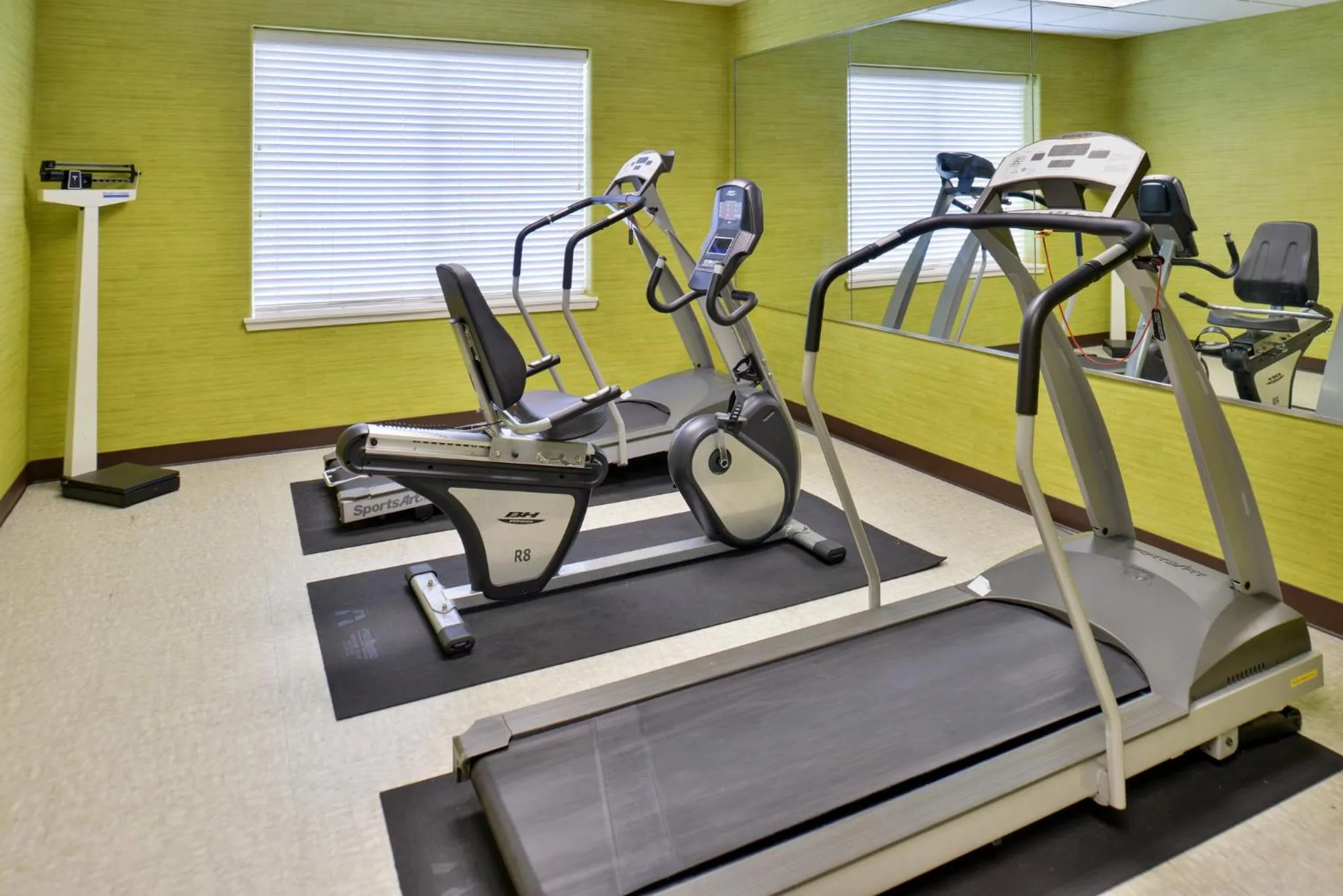 Spa and wellness centre/facilities in Holiday Inn Express & Suites San Antonio South by IHG