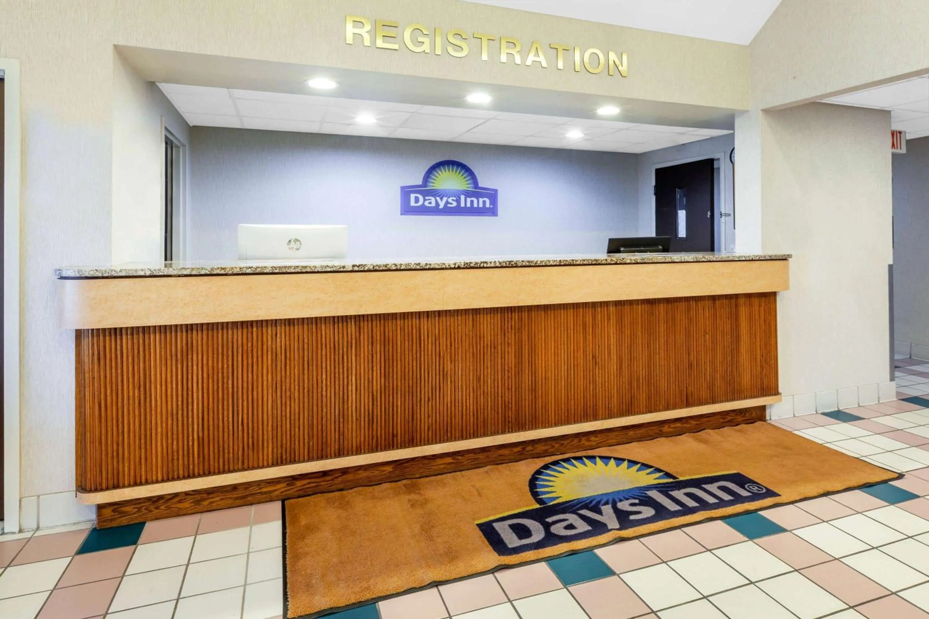 Lobby or reception in Days Inn by Wyndham Milan Sandusky South