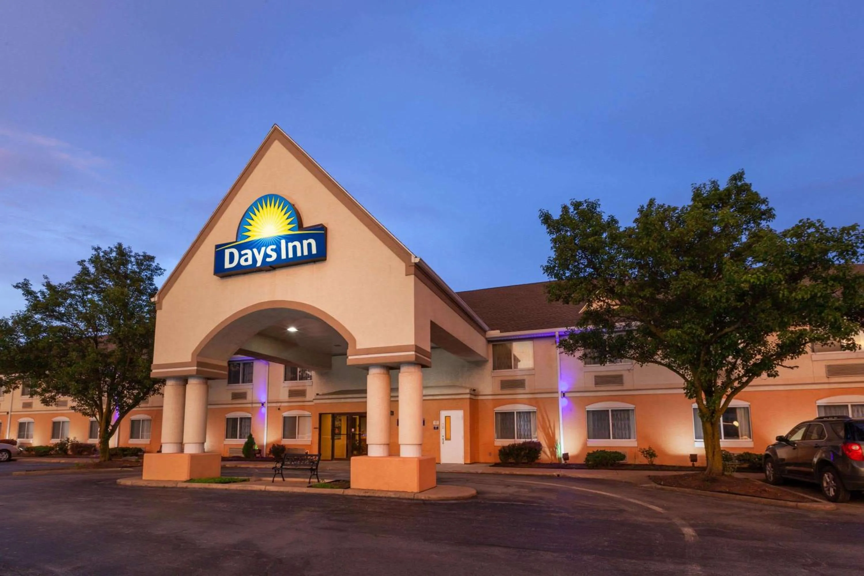 Property building in Days Inn by Wyndham Milan Sandusky South