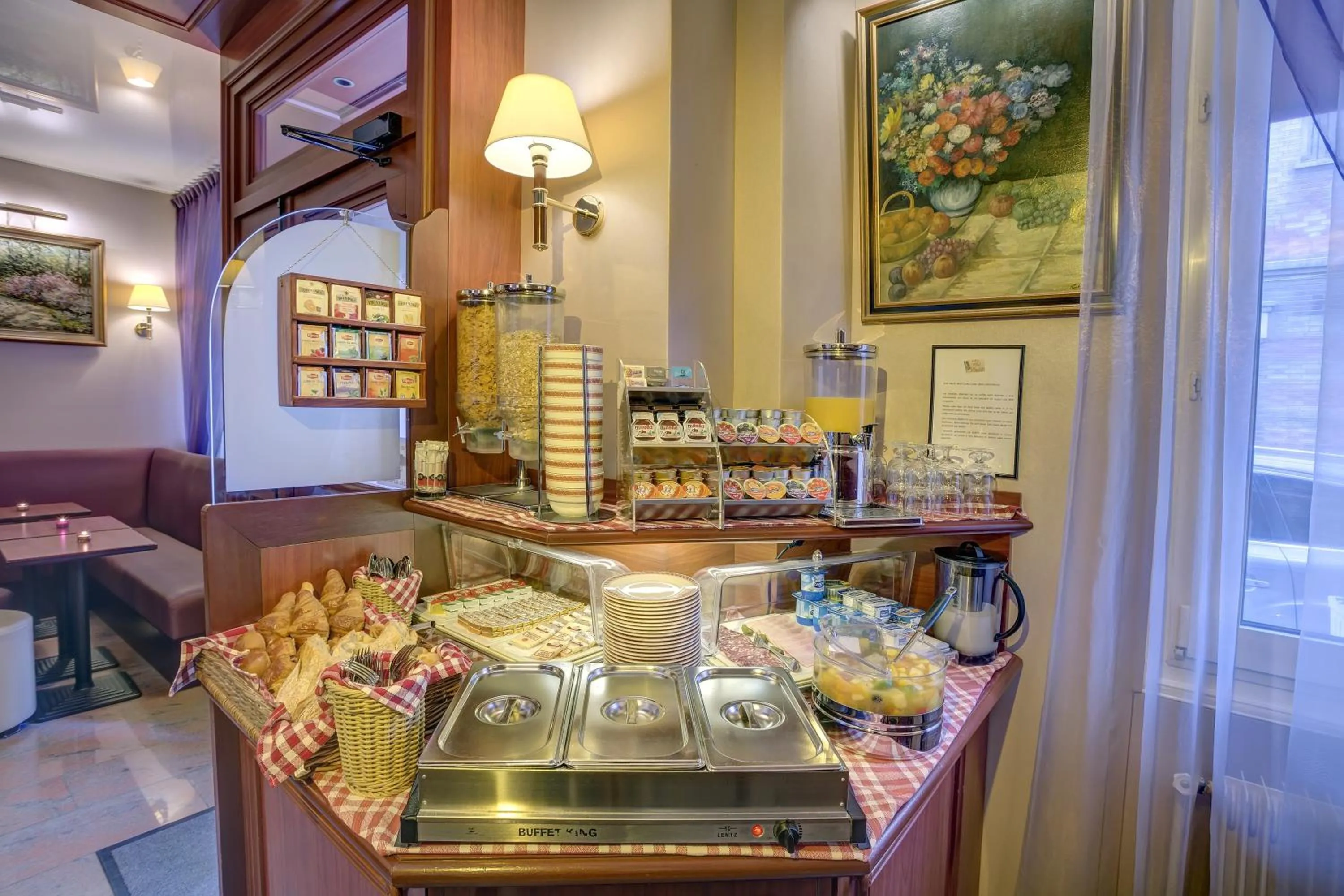 Buffet breakfast in Hotel Vivaldi